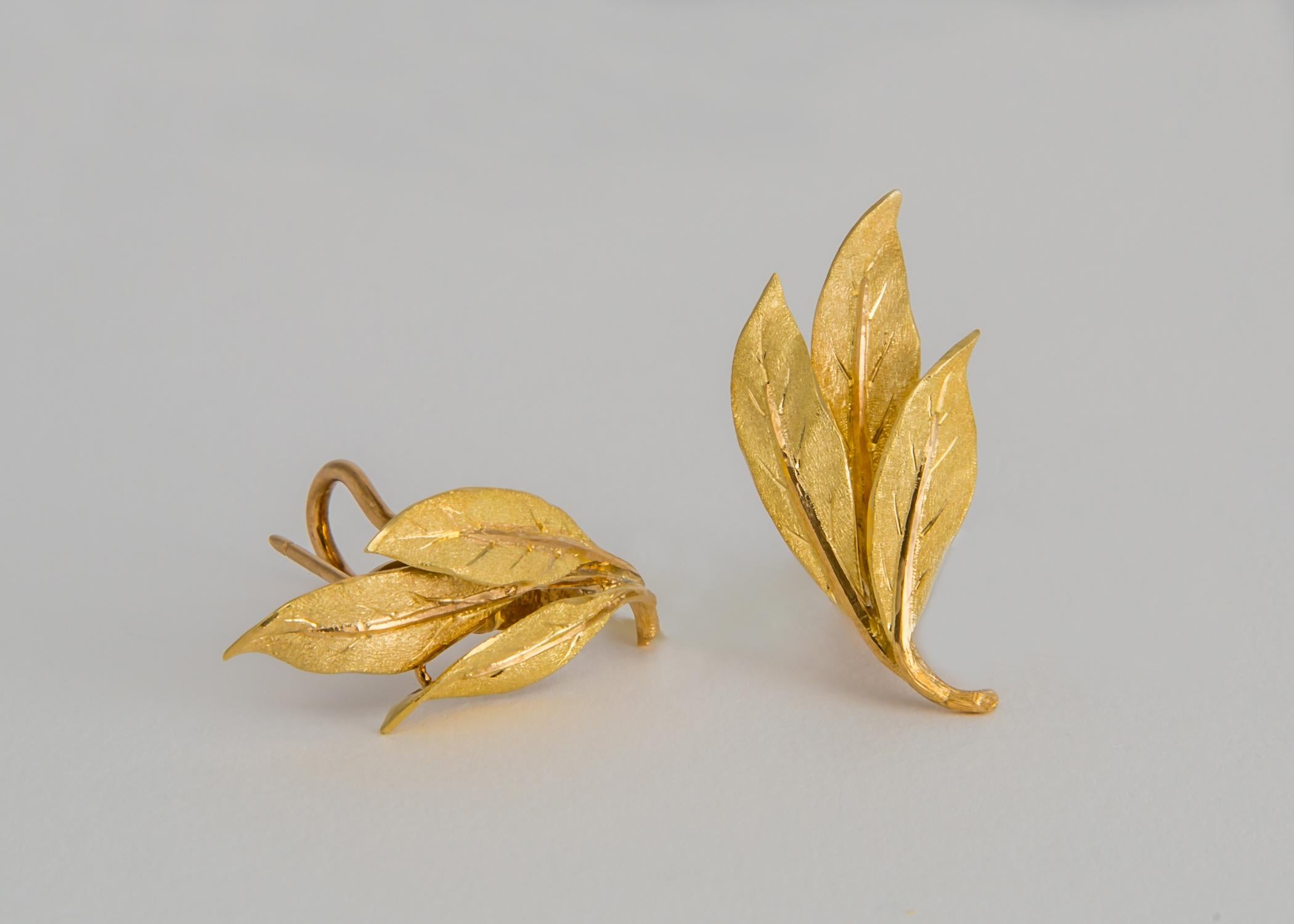 Contemporary Buccellati Triple Leaf Gold Earrings