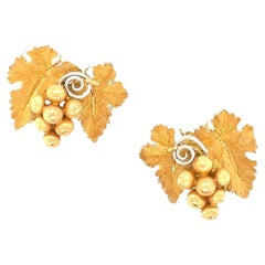 Buccellati Boucles d'oreilles vintage en or 18 carats bicolore avec feuilles de raisin