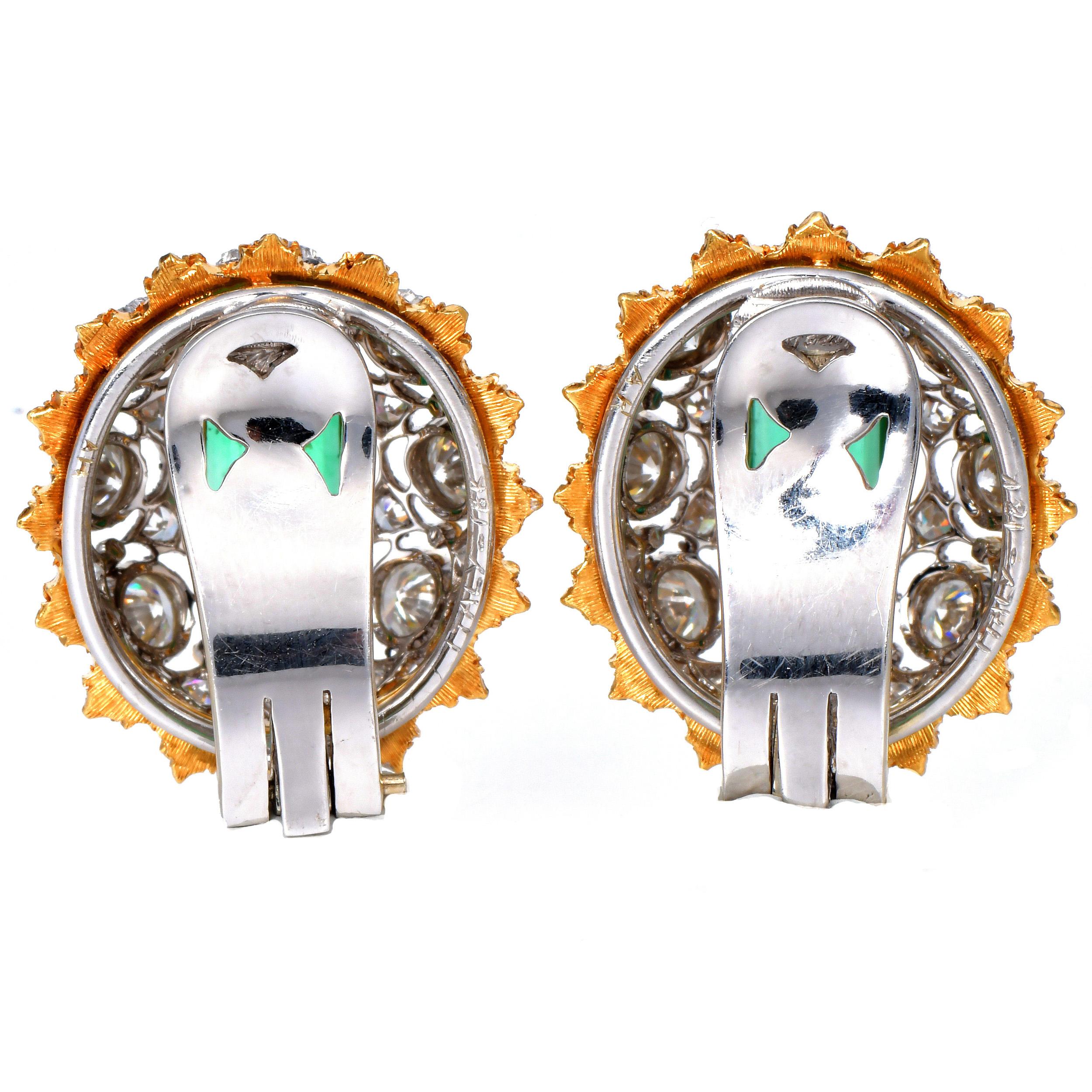 Buccellati Vintage By  18K Gold Smaragd & Diamant Statement Clip-On Ohrringe (Smaragdschliff) im Angebot