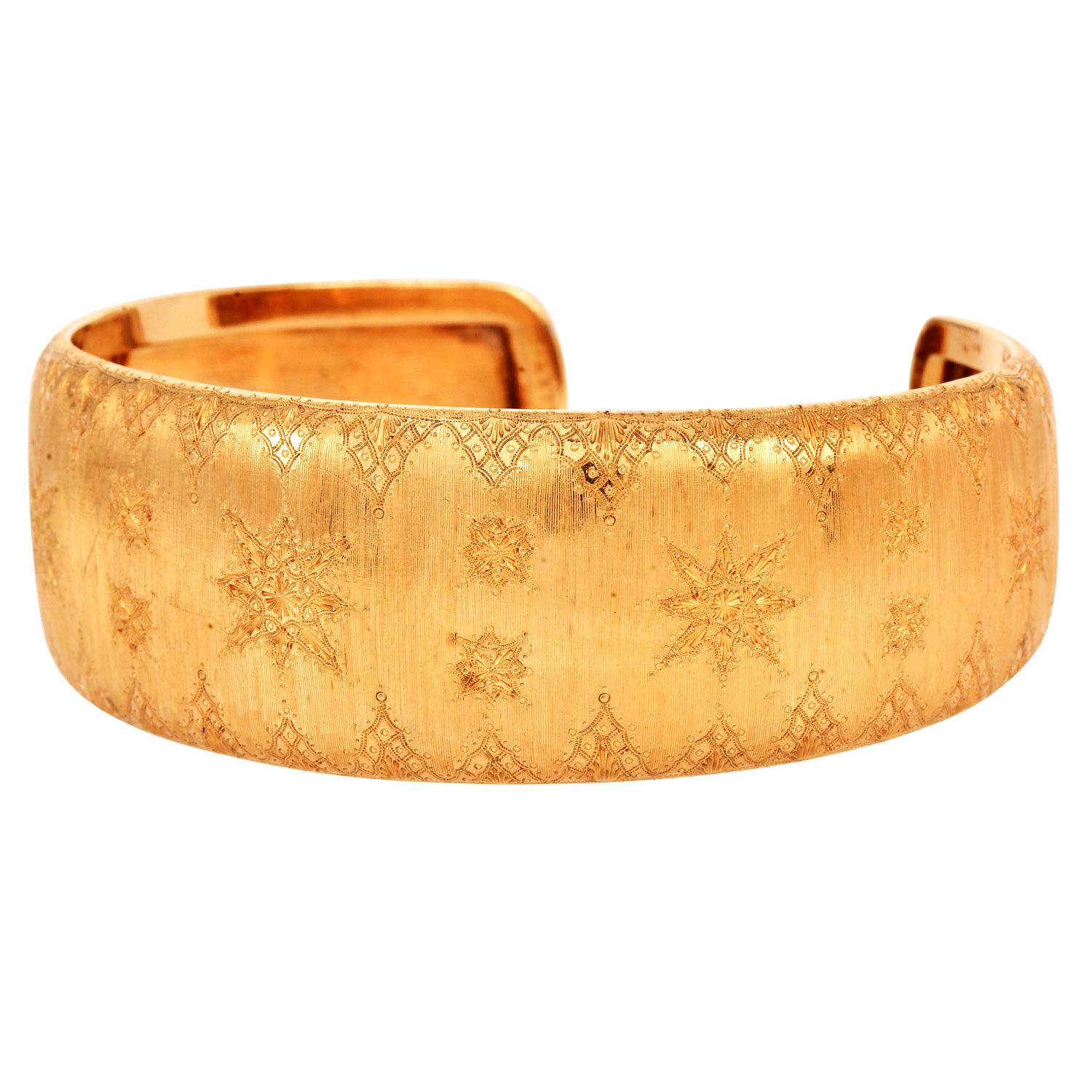 Buccellati Vintage 18K Yellow Gold Open Cuff Bangle Bracelet In Excellent Condition For Sale In Miami, FL