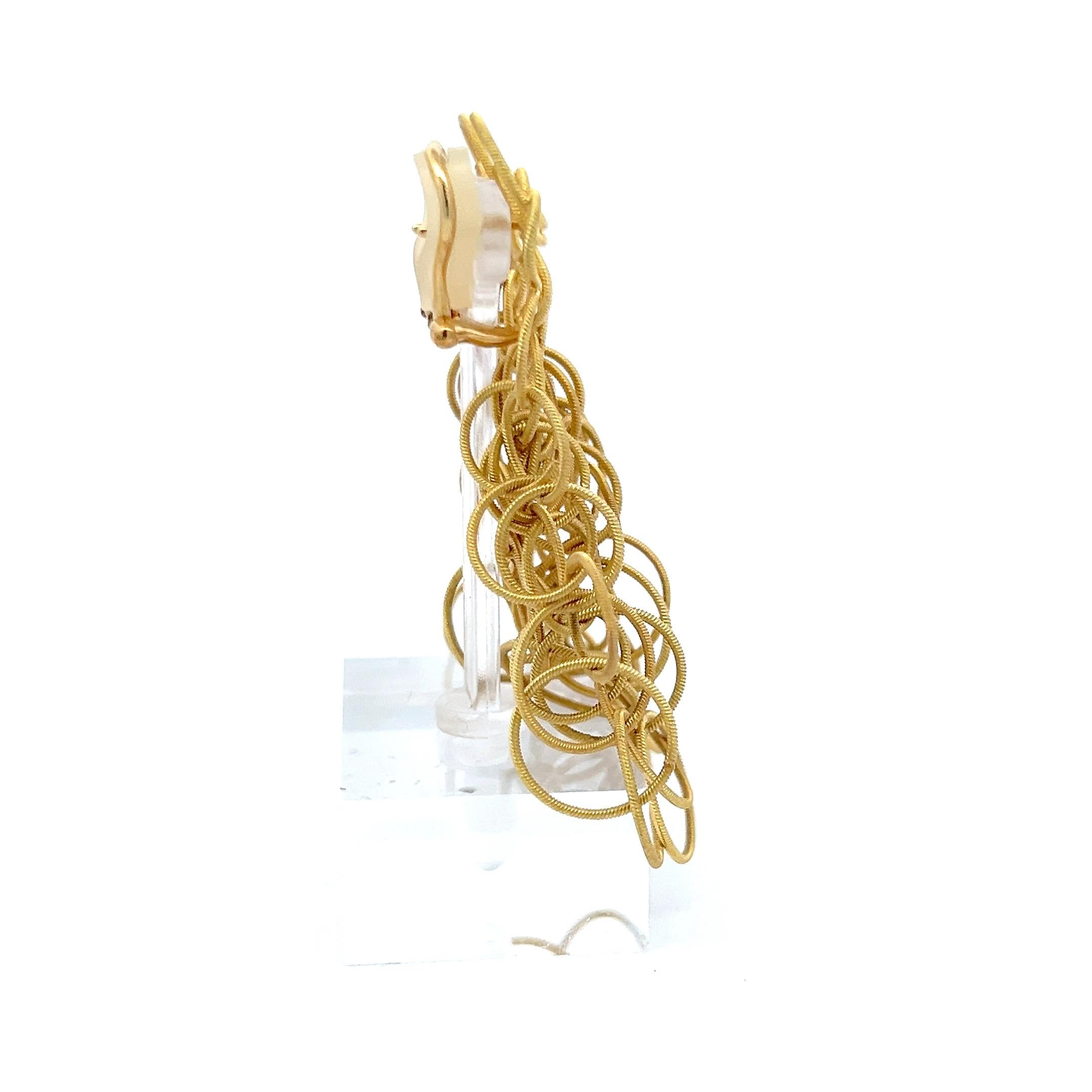 Designer:
BUCCELLATI
Titel:
Buccellati 18 Karat Gelbgold baumelnde Ohrringe
Stil:
Dangling
Metall:
18 Karat Gelbgold
Dimension:
1.93*1.01*0.40IN
Gewicht:
20,7 Gramm
Bedingung:
Vintage By und Nachlass
Produkt-ID:
5J948
Anmerkung:
Bitte beachten Sie,