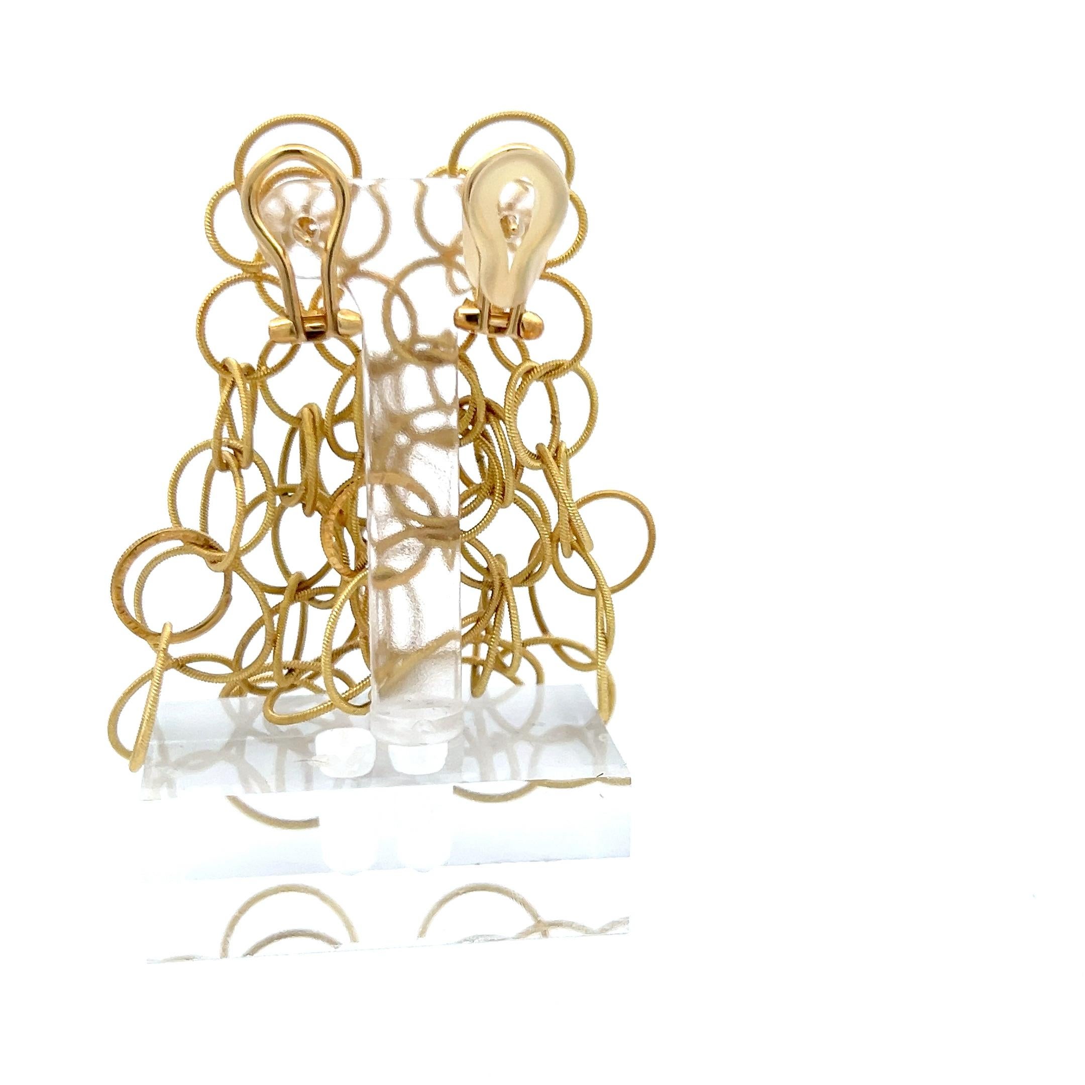 Buccellati Vintage 20,70 Gramm 2 Zoll 18 Karat Gelbgold baumelnden Ohrringe im Zustand „Gut“ im Angebot in New York, NY