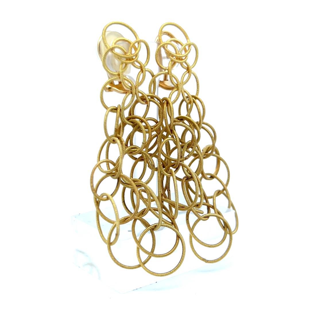 Buccellati Vintage 20,70 Gramm 2 Zoll 18 Karat Gelbgold baumelnden Ohrringe im Angebot 3