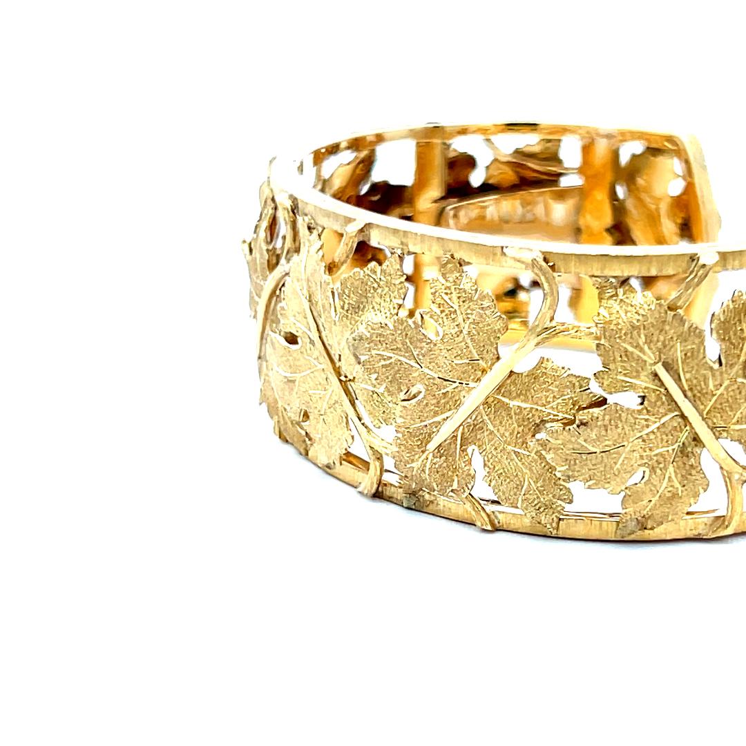 Buccellati Vintage 56.70 Grams 18 Karat Yellow Gold Cuff Bracelet 6