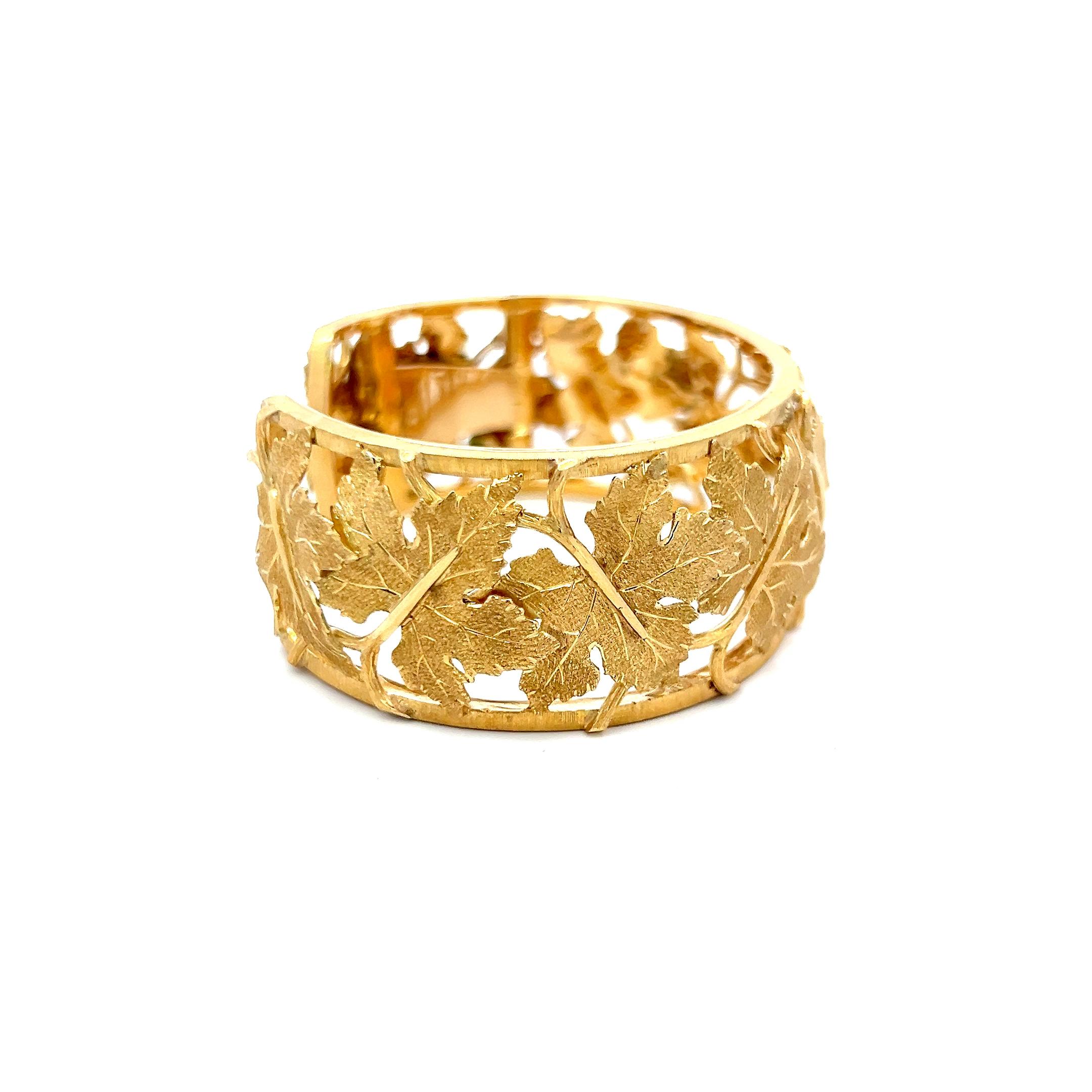 Designer:
BUCCELLATI
Title:
Buccellati 18 Karat Yellow Gold Cuff Bracelet
Style:
Cuff
Metal:
18 Karat Yellow Gold
Dimension:
6.5*0.95*0.22IN
Weight:
56.7 Grams
Condition:
Vintage And Estate
Product ID:
5J580
Note:
Please note that all the non-GIA