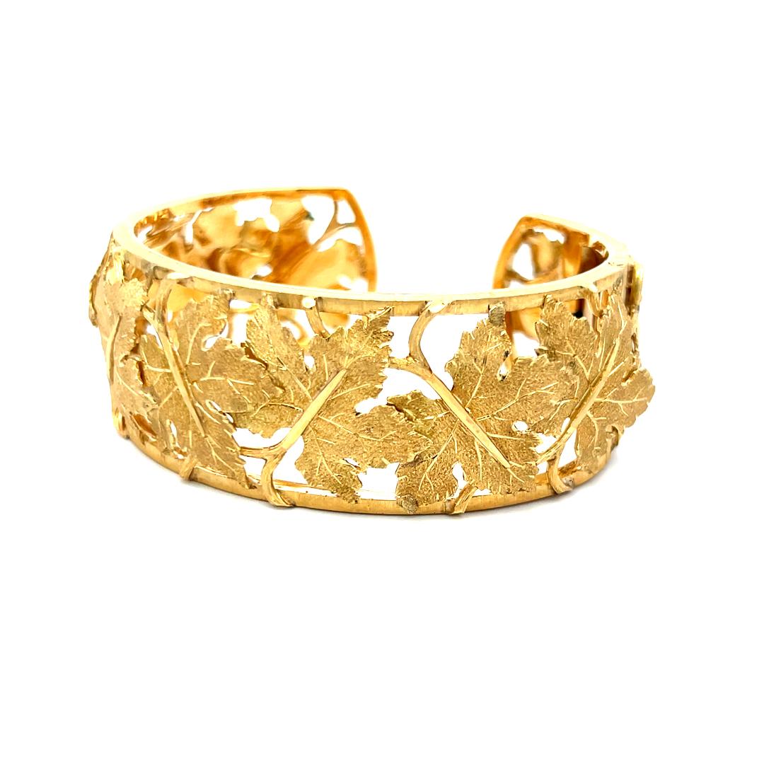 Buccellati Vintage 56.70 Grams 18 Karat Yellow Gold Cuff Bracelet 2