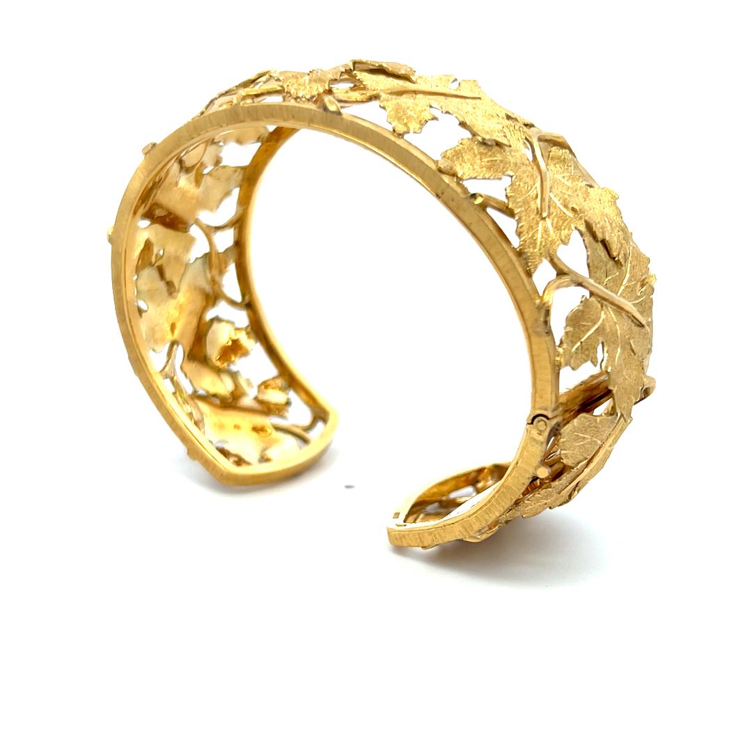 Buccellati Vintage 56.70 Grams 18 Karat Yellow Gold Cuff Bracelet 4