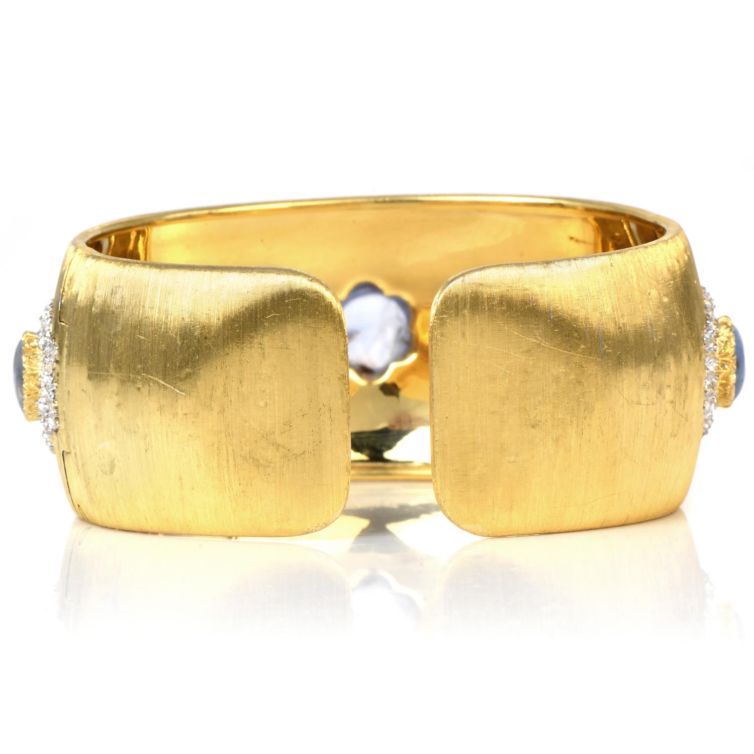 Buccellati Bracelet manchette vintage en or 18 carats avec cabochon de saphir bleu en vente 2