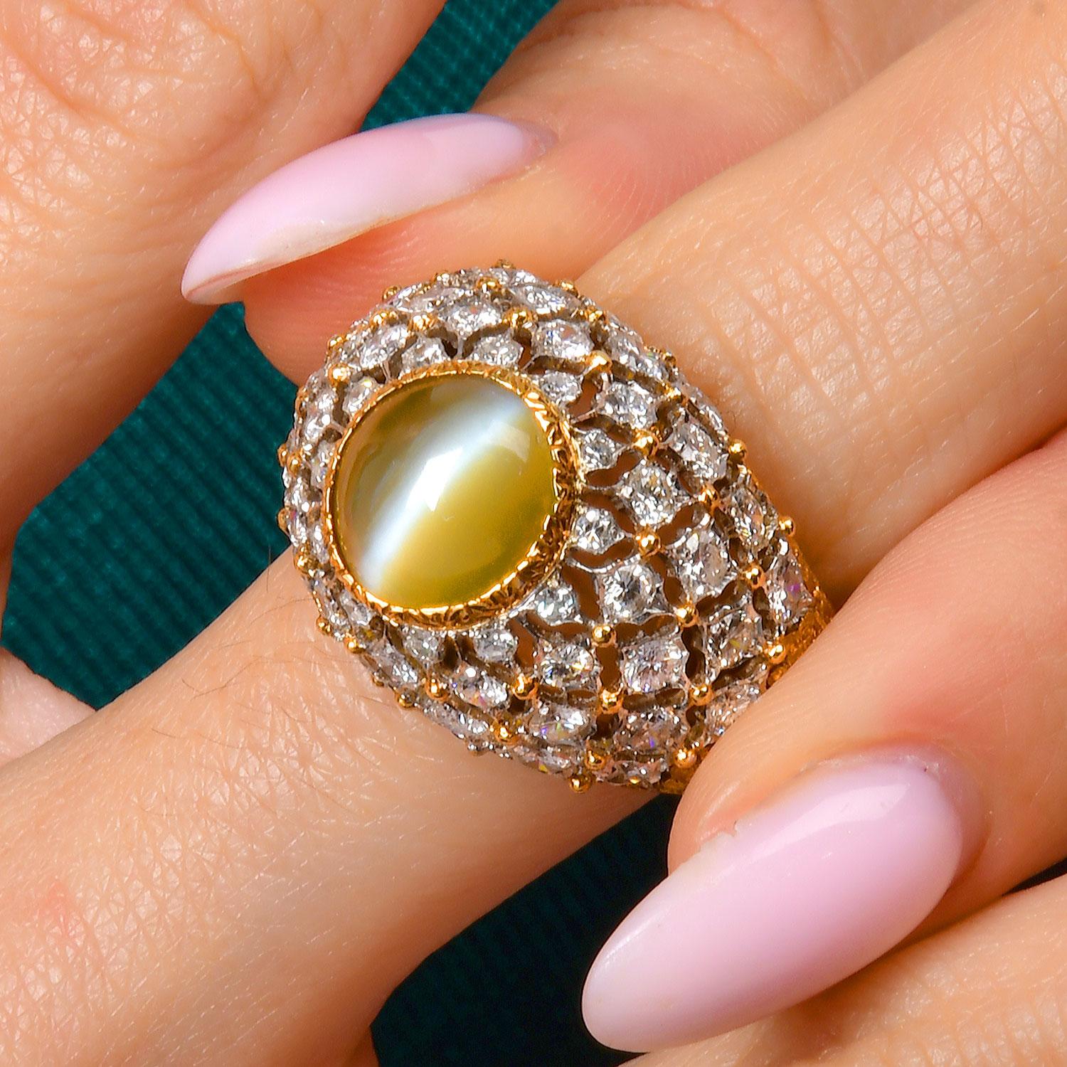 Buccellati Vintage Cat's Eye Chrysoberyl Diamond 18K Cocktail Dome Ring For Sale 6