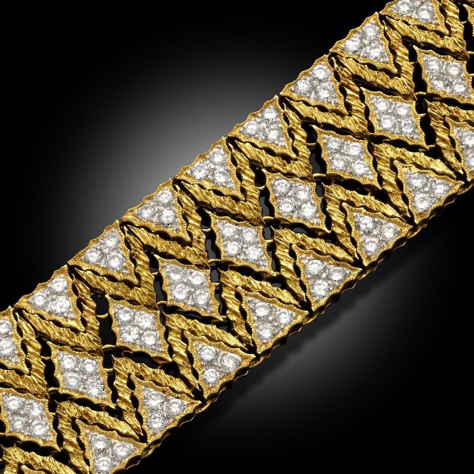 Brilliant Cut Buccellati Vintage Diamond & 18ct Yellow Gold Bracelet circa 1960 For Sale