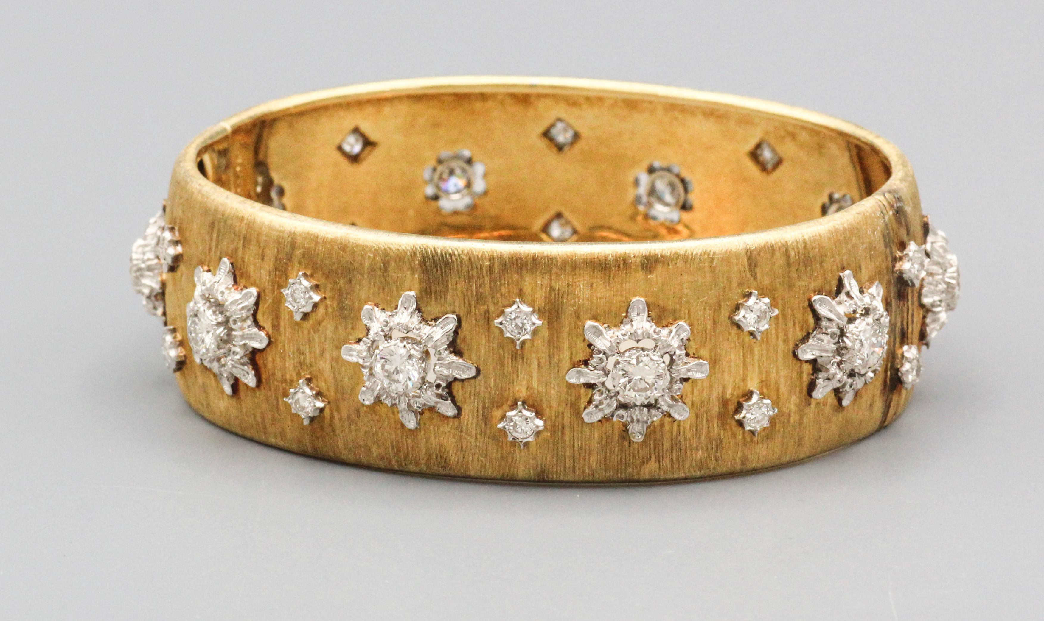 Round Cut Buccellati Vintage Diamond 18k Gold Bangle Bracelet For Sale