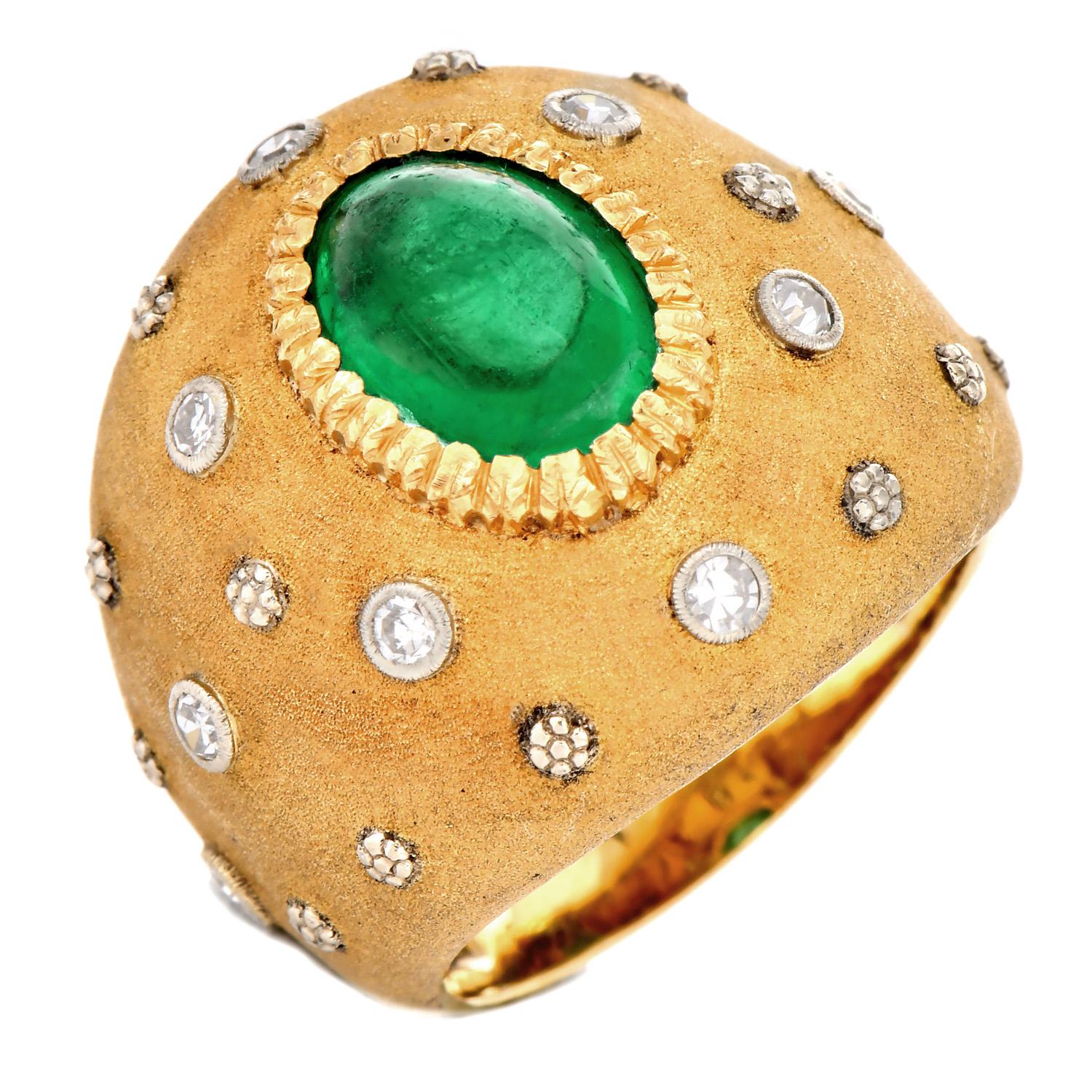 Buccellati Vintage Diamond Cabochon Emerald 18K Gold Dome Ring In Excellent Condition For Sale In Miami, FL