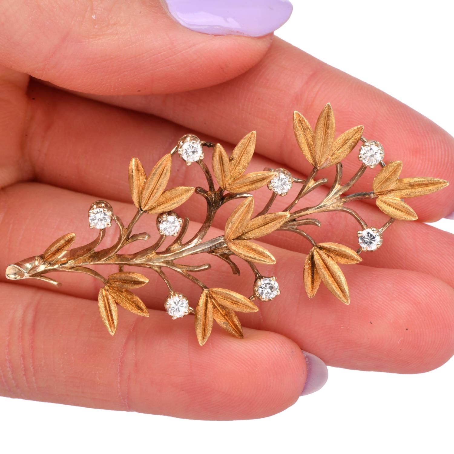 Women's or Men's Buccellati Vintage Diamond Flower 18k Gold Spray Pin For Sale