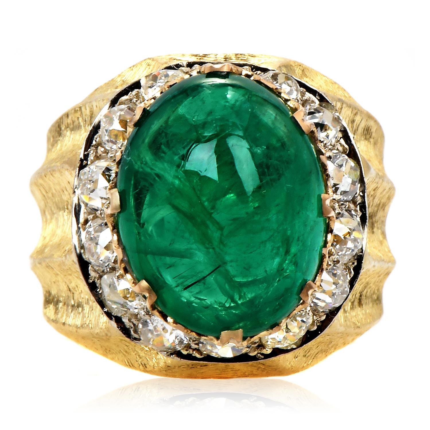 This stunning designer Buccellati ring is finely crafted in solid 18K yellow gold. It displays one translucent genuine Cabochon-shaped Colombian Emerald approx. 9.64 carats. The exquisite Designer item is accented with 60 genuine Old Mine round cut