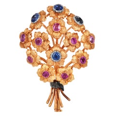 Spilla bouquet floreale in oro 18 carati con rubino e zaffiro di Buccellati Vintage