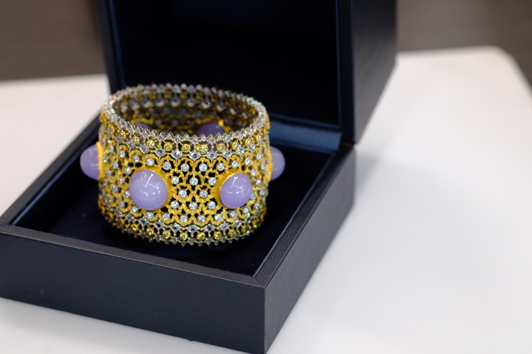 Bracciale con diamanti e calcedonio bicolore 18 carati di Buccellati Viscontessa in vendita 3