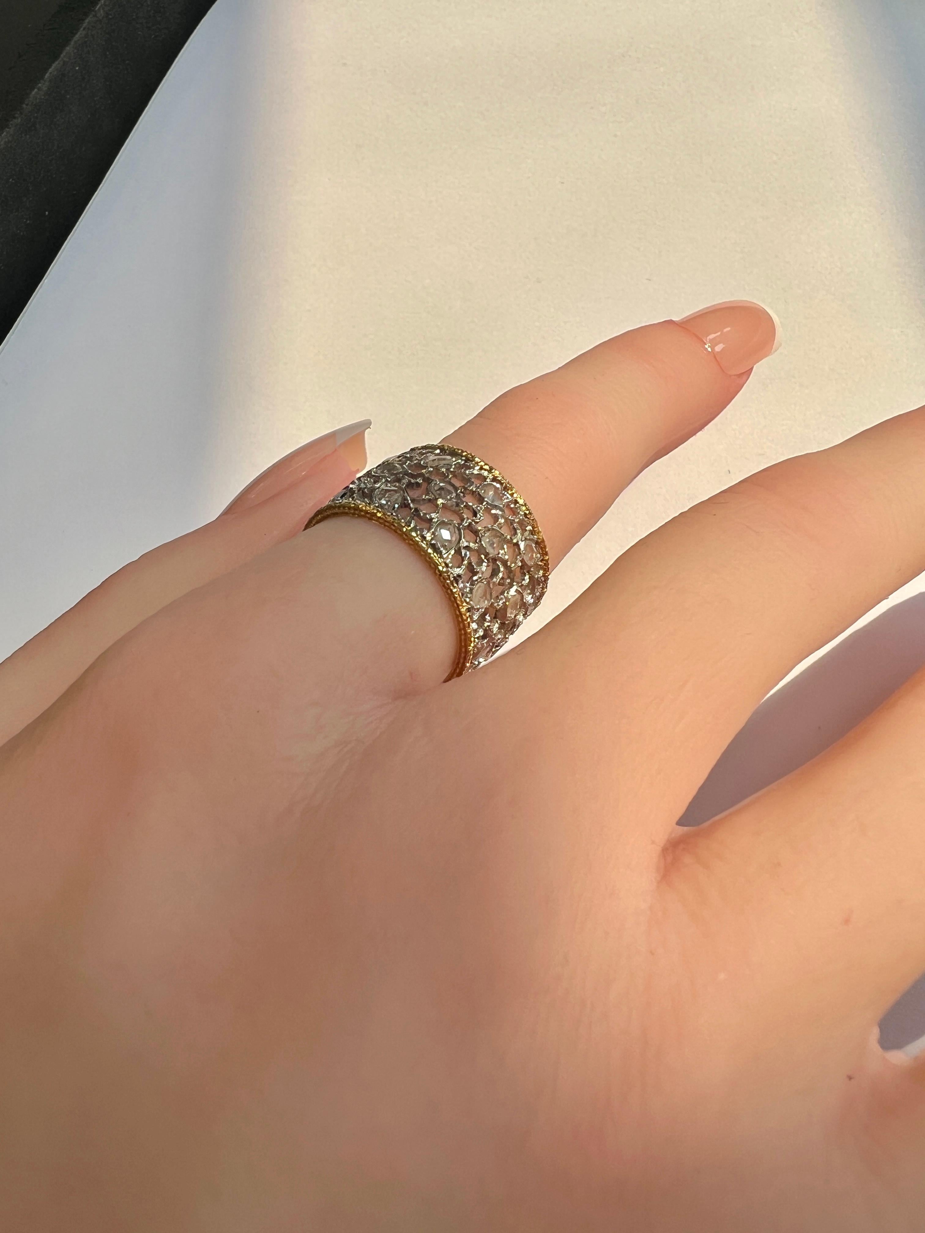 Buccellati White and Yellow Gold Eternelle Band Ring In condizioni ottime in vendita a New York, NY