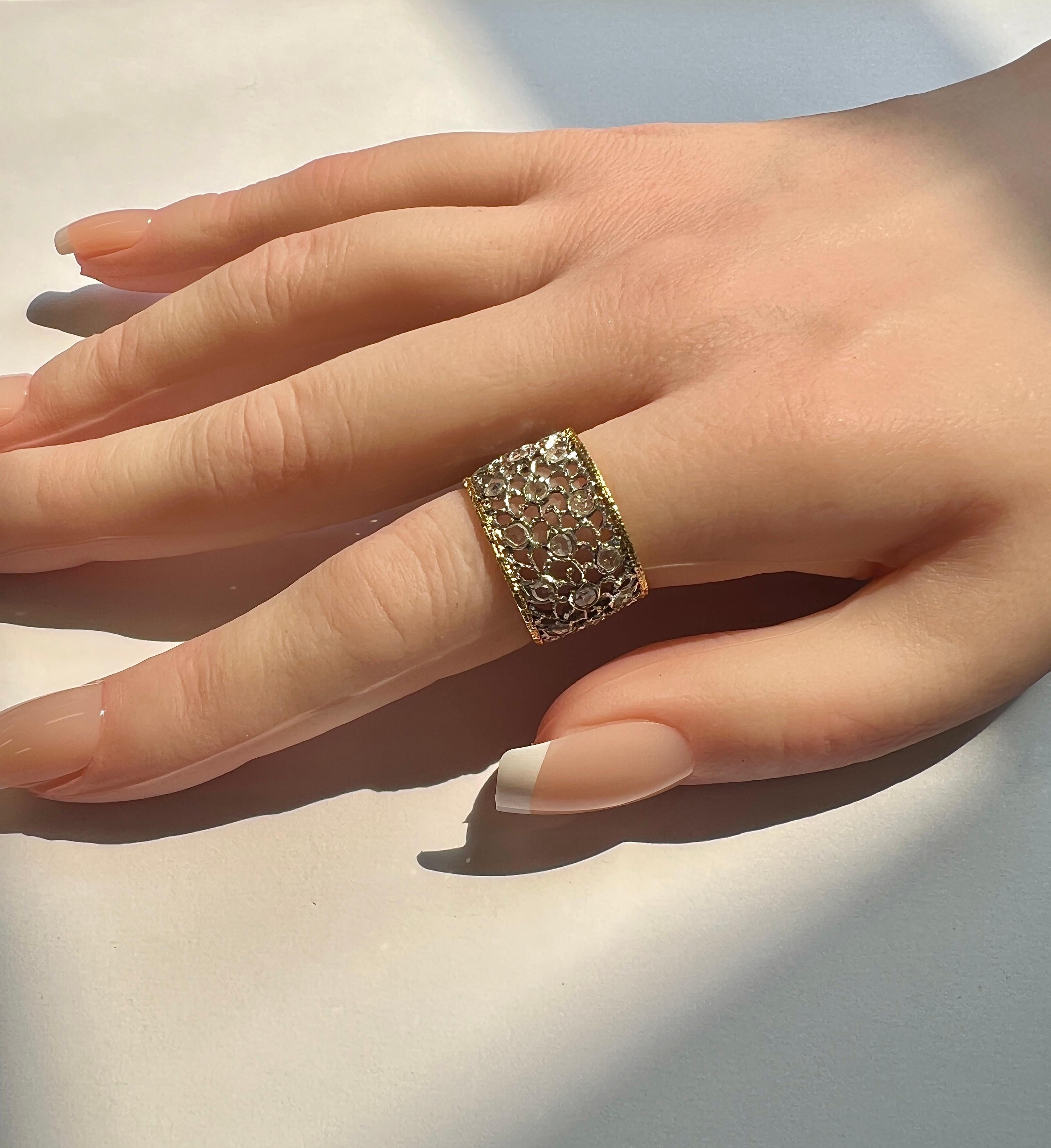 Donna Buccellati White and Yellow Gold Eternelle Band Ring in vendita