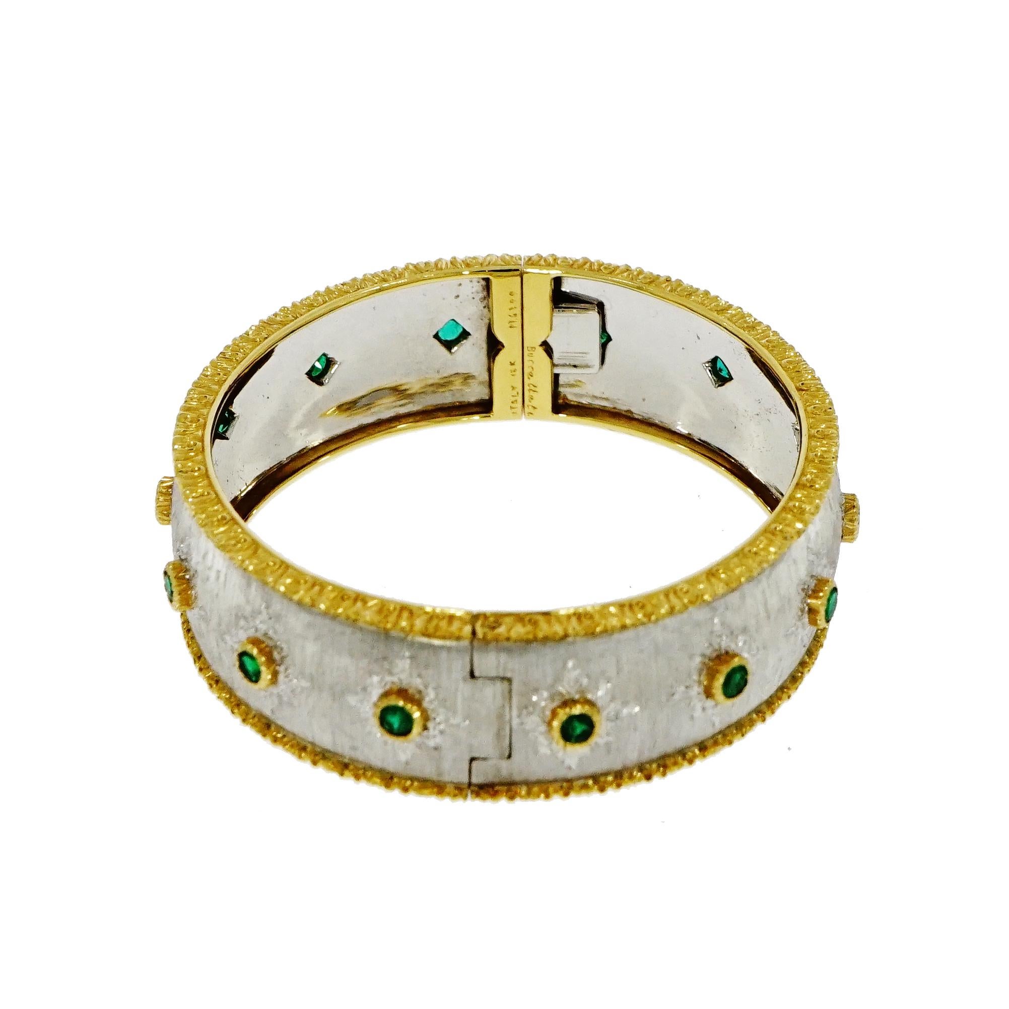Modern Buccellati White and Yellow Gold Bangle Bracelet with Emeralds