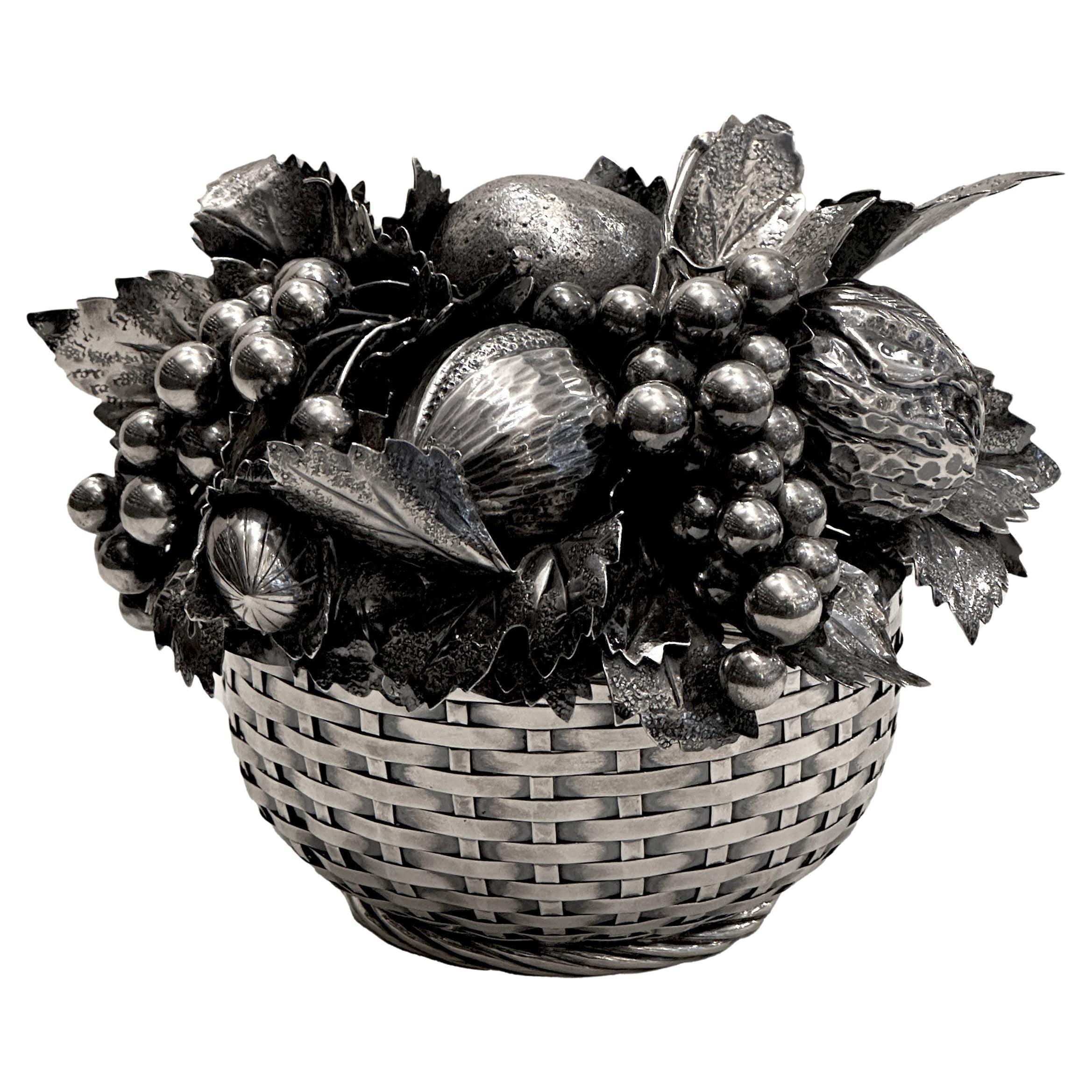 Corbeille tissée Buccellati recouverte de fruits en argent massif 925 en vente