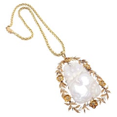 Collier Buccellati avec pendentif en jade lavande et or jaune