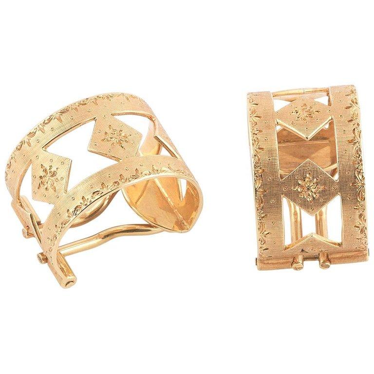 Contemporary Buccellati Yellow Gold Textured Band Earrings
