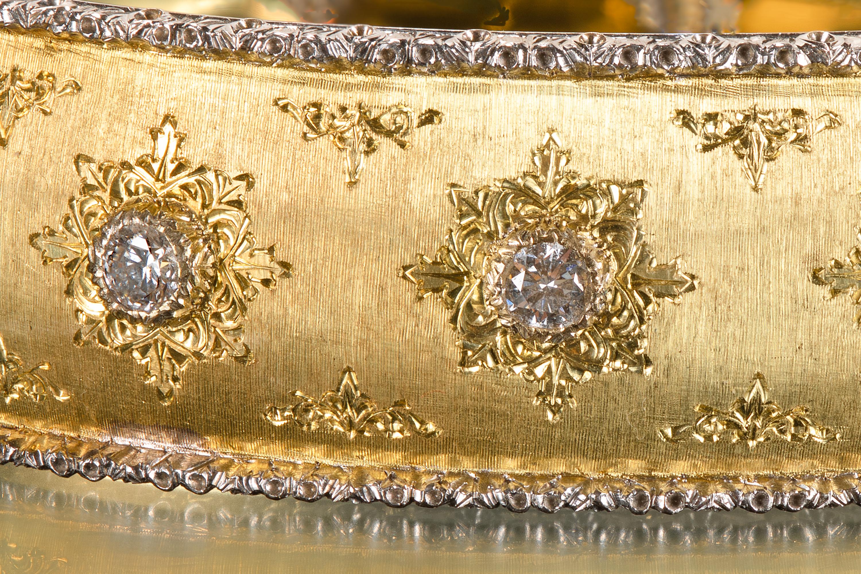 Buccellati Yellow Hinged Gold Bracelet with Diamonds In Excellent Condition In Weston, MA