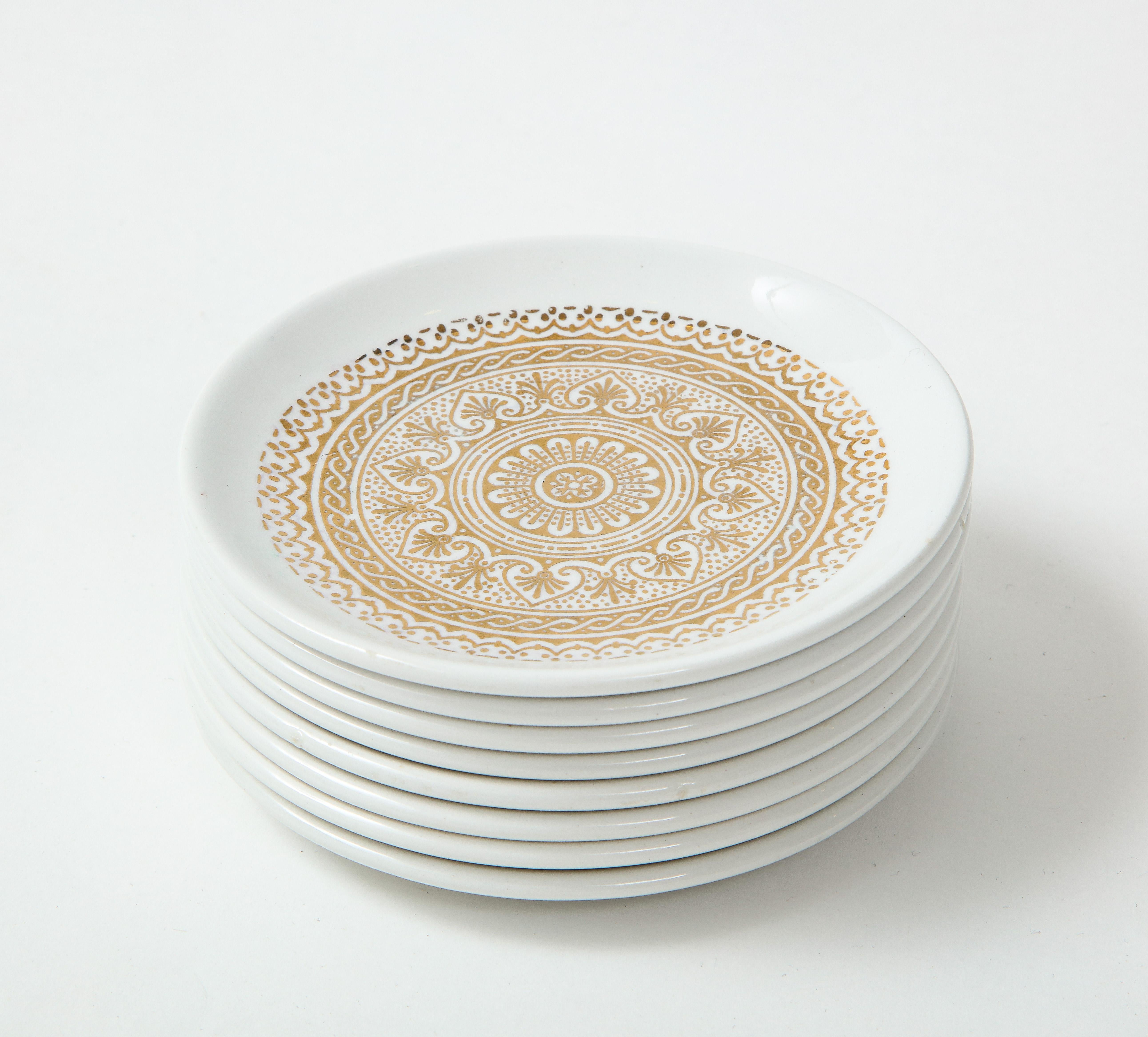 Bucciarelli Gilt Porcelain Plates In Good Condition For Sale In New York, NY