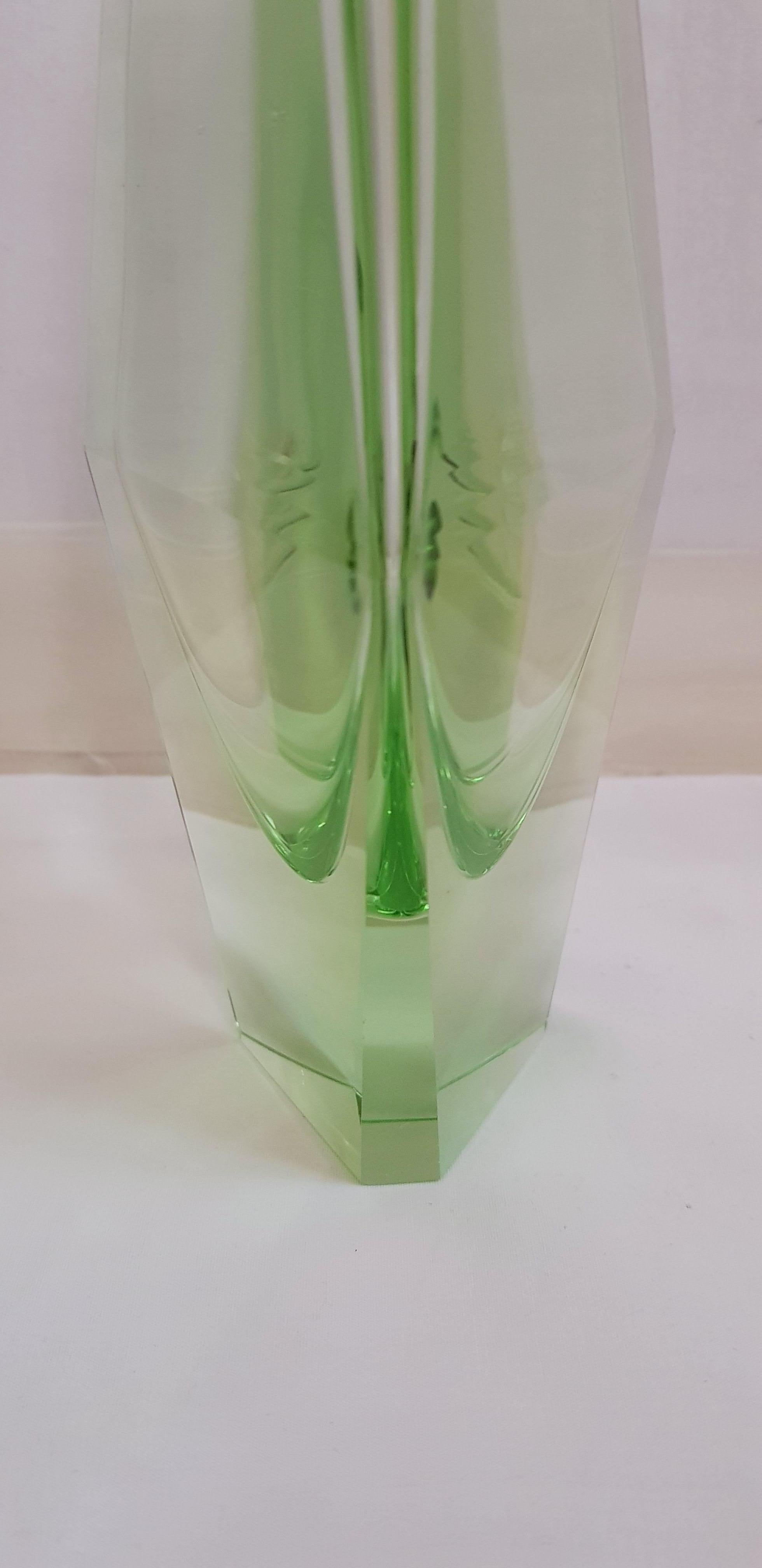 Bucella Cristalli Murano Glass Green Faceted Vase In Excellent Condition For Sale In Grantham, GB
