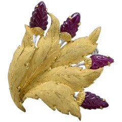 Bucellati, Carved Ruby and 18 Karat Gold Leaf Brooch