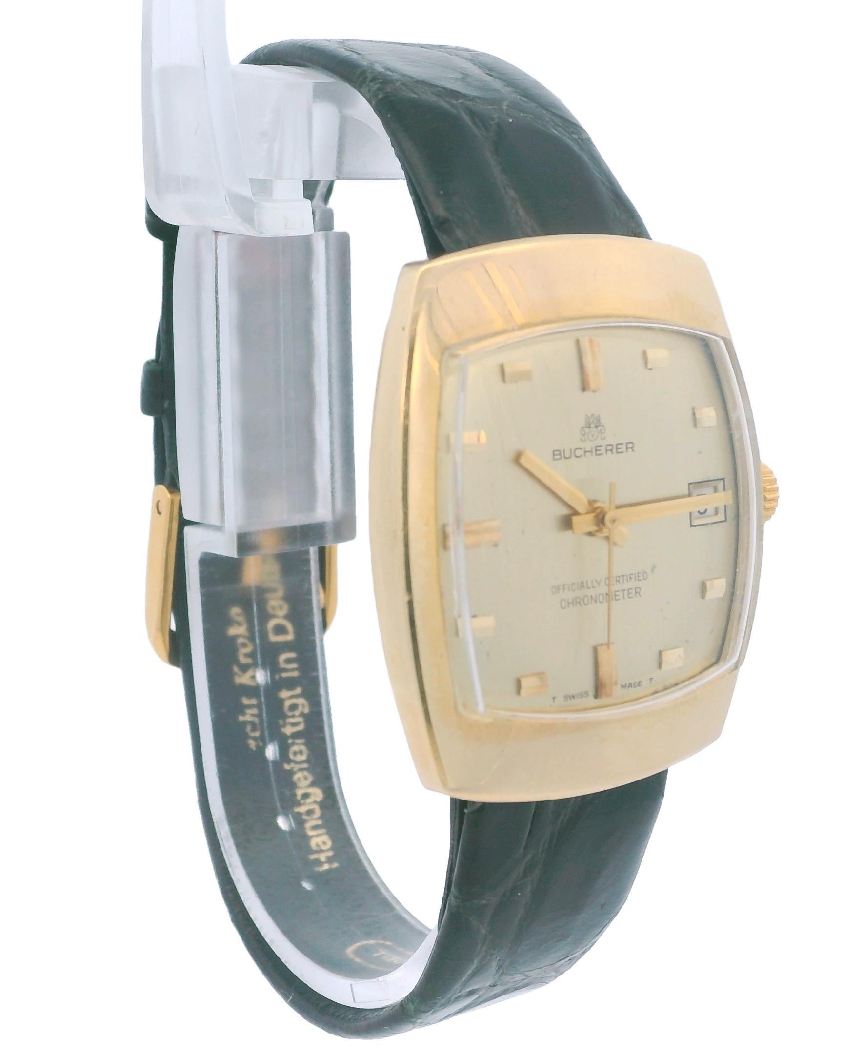 Bucherer 18k Yellow Gold Cushion Automatic Watch In Good Condition For Sale In Great Neck Plaza, NY