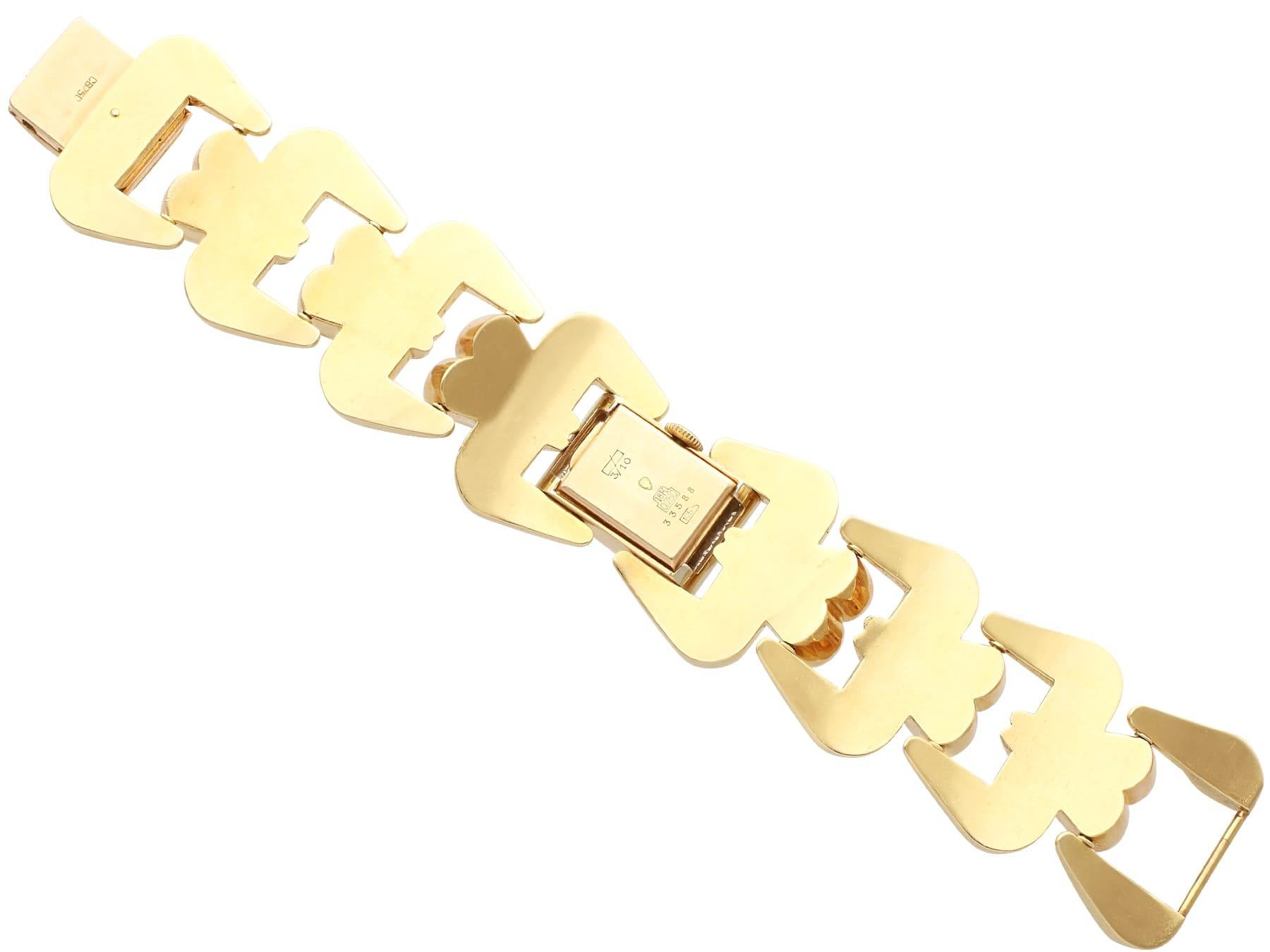 Bucherer 1940s Swiss Yellow, Rose, and White Gold Wristwatch For Sale 1