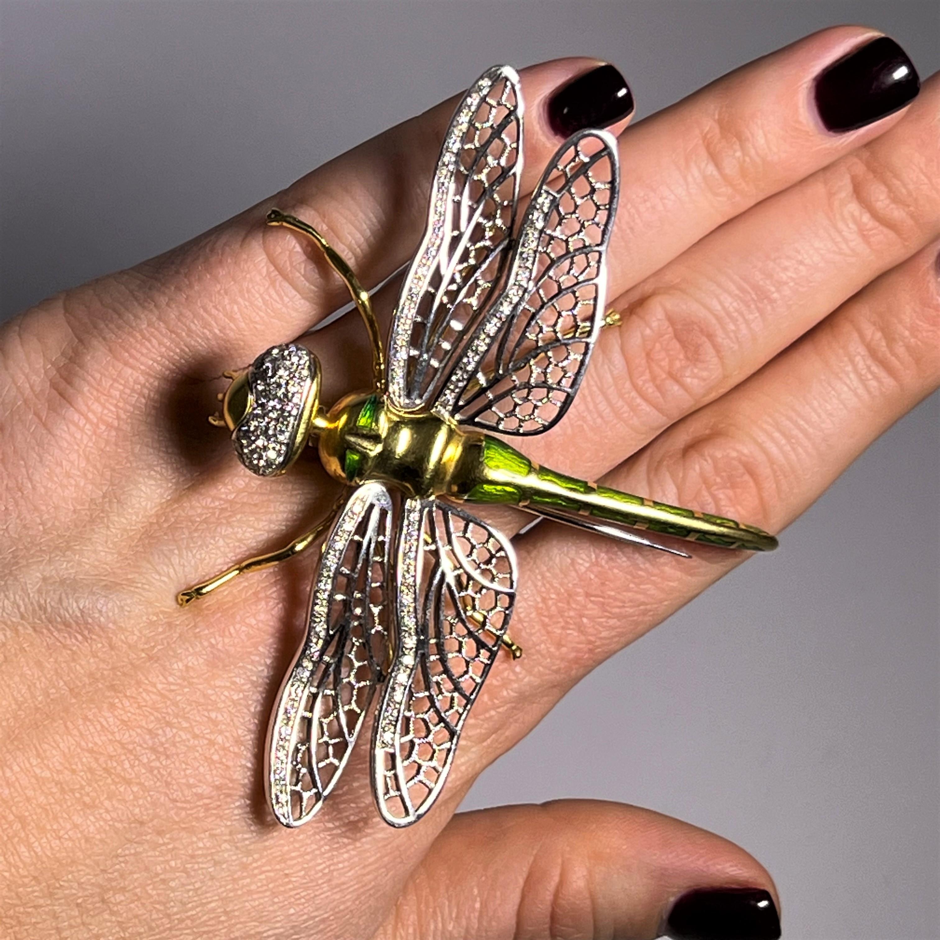 Bucherer Dragonfly Brooch with Diamonds in 18 Karat Yellow and White Gold For Sale 3