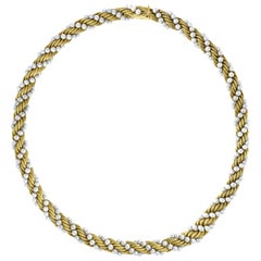 Bucherer Zweiteiliges Set aus Halskette und Armband aus 18 Karat Gelbgold und Perlen