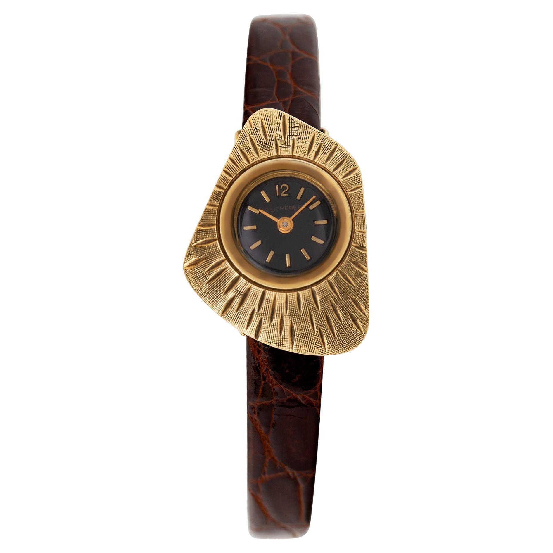 Bucherer Vintage in yellow gold with a Black dial 23mm Manual watch For Sale