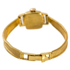 Bucherer Women’s Vintage Hand Winding Watch Silver Dial 18 Karat Yellow Gold