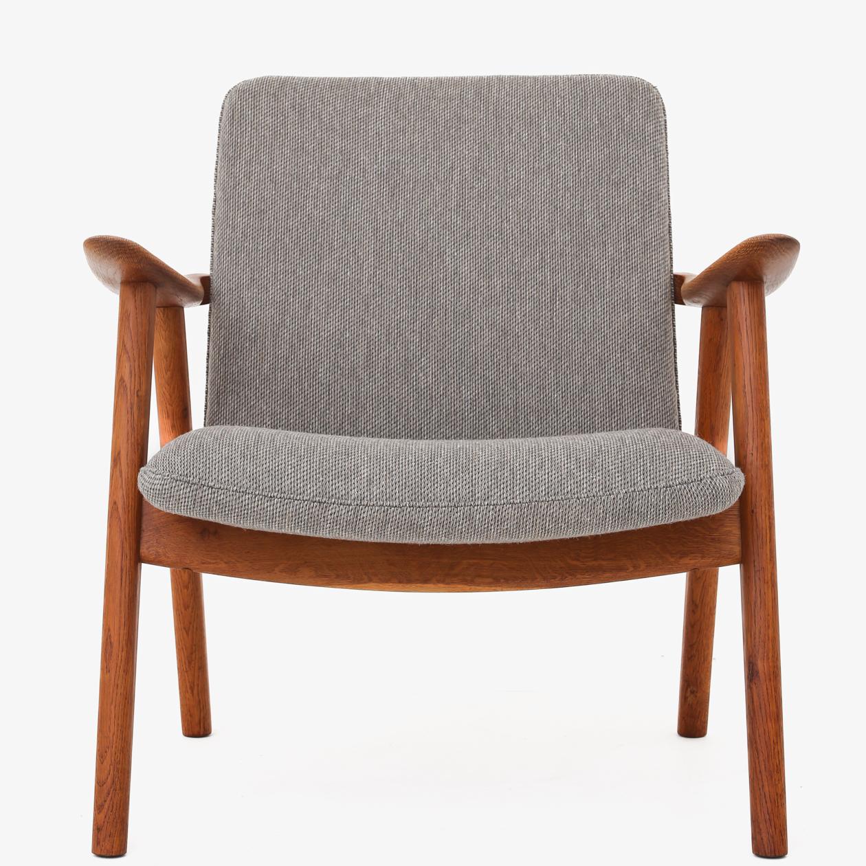 Buck Chair by Hans J. Wegner 5