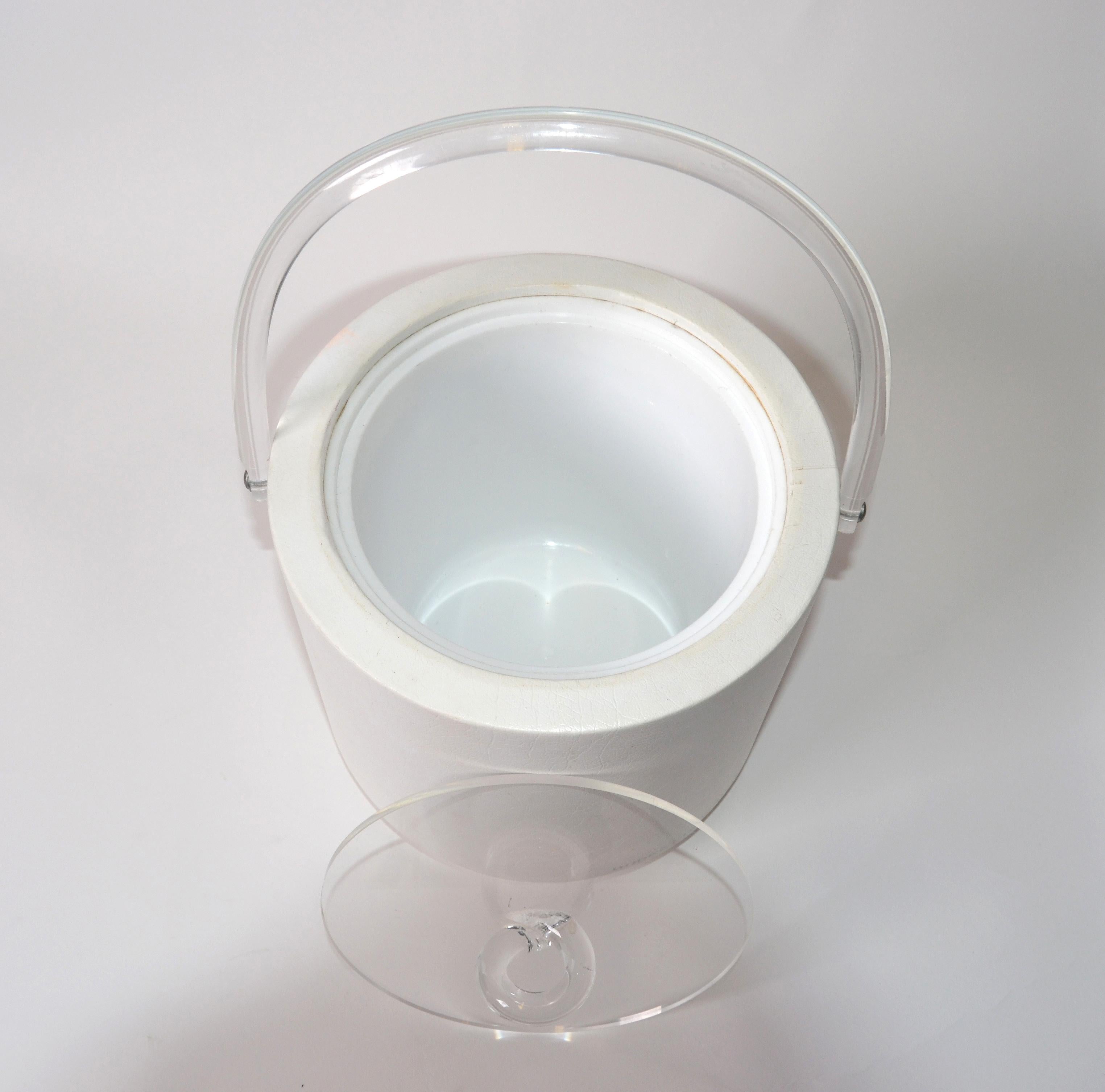 Fin du 20e siècle Bucket Brigade 1970 Seau à glace à couvercle en cuir blanc et lucite Mid-Century Modern en vente