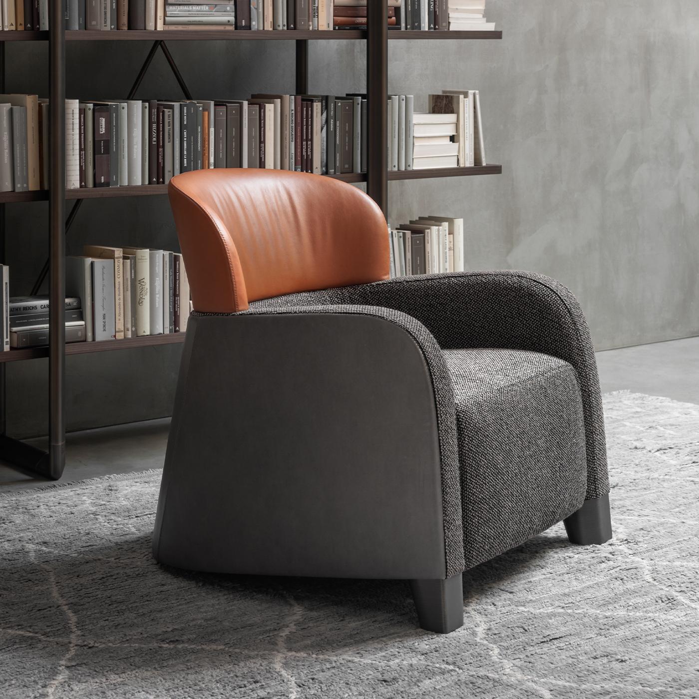 Bucket Brown/Gray Armchair with Low Headrest In New Condition For Sale In Milan, IT