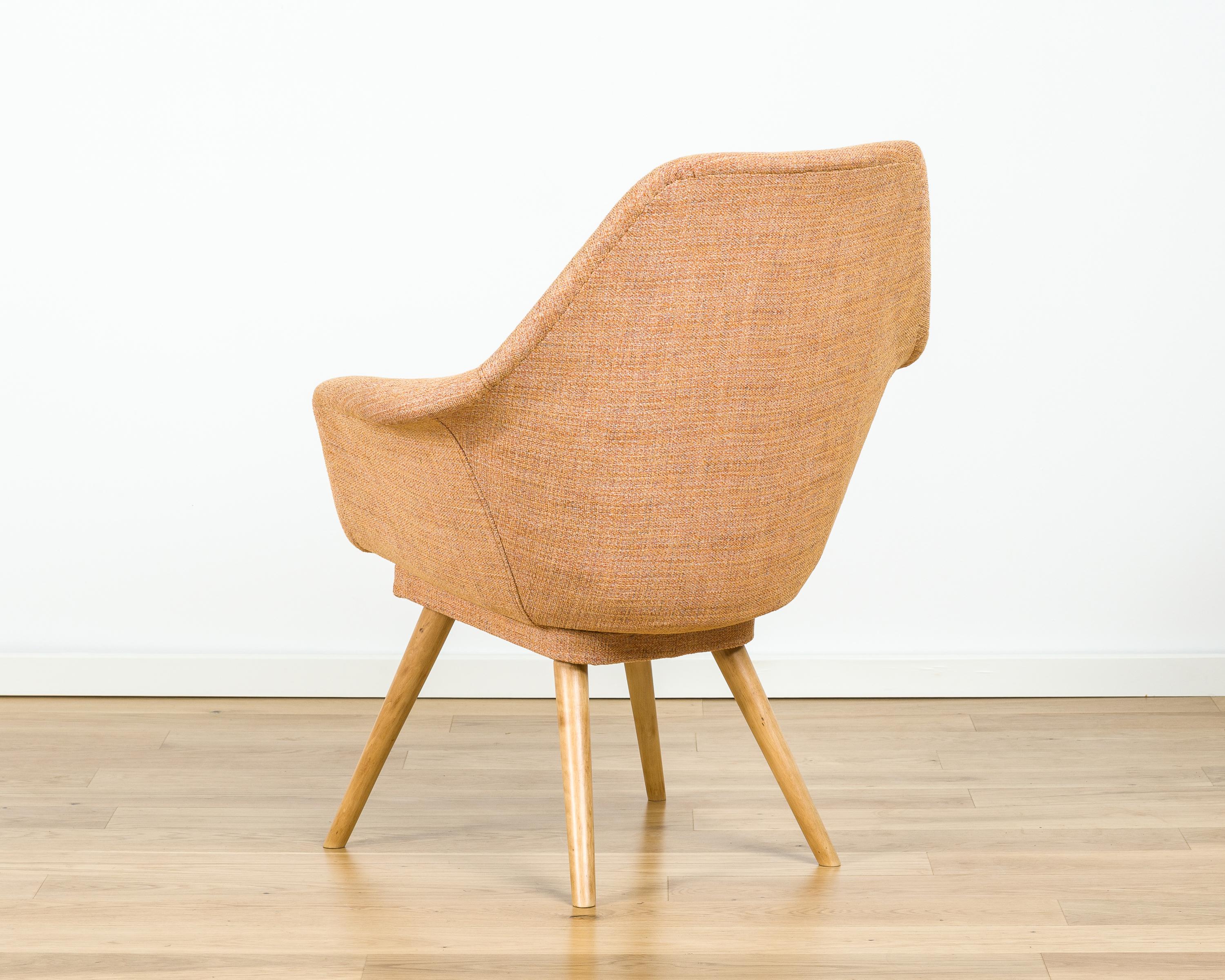 Bucket chair by Miroslav Navratil, 60's In Good Condition For Sale In Poznań, PL