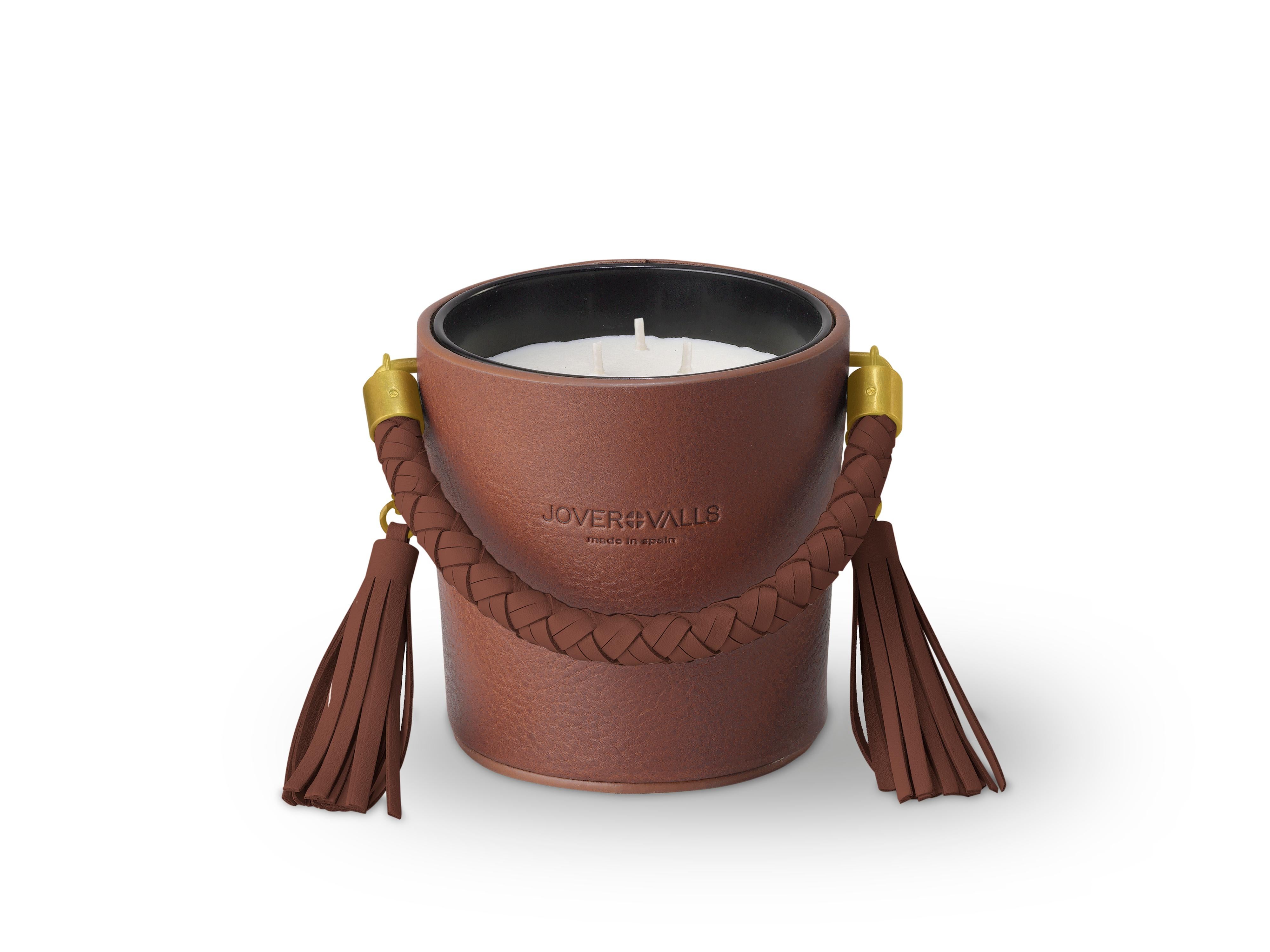 Bucket, Cognac Leather Candleholder, Sweet Cinnamon Scented Candle 21 Oz For Sale 1