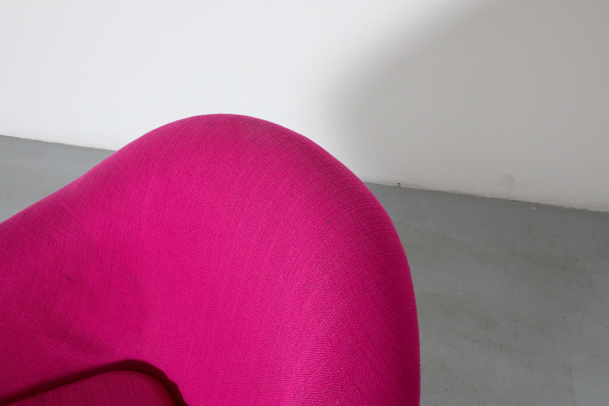 Silla Bucket Lounge de Miroslav Navrátil para Vertex en tapicería New Fuschia en venta 6
