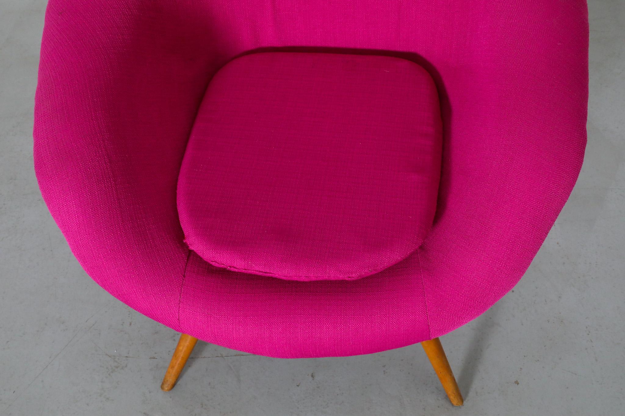 Silla Bucket Lounge de Miroslav Navrátil para Vertex en tapicería New Fuschia en venta 8