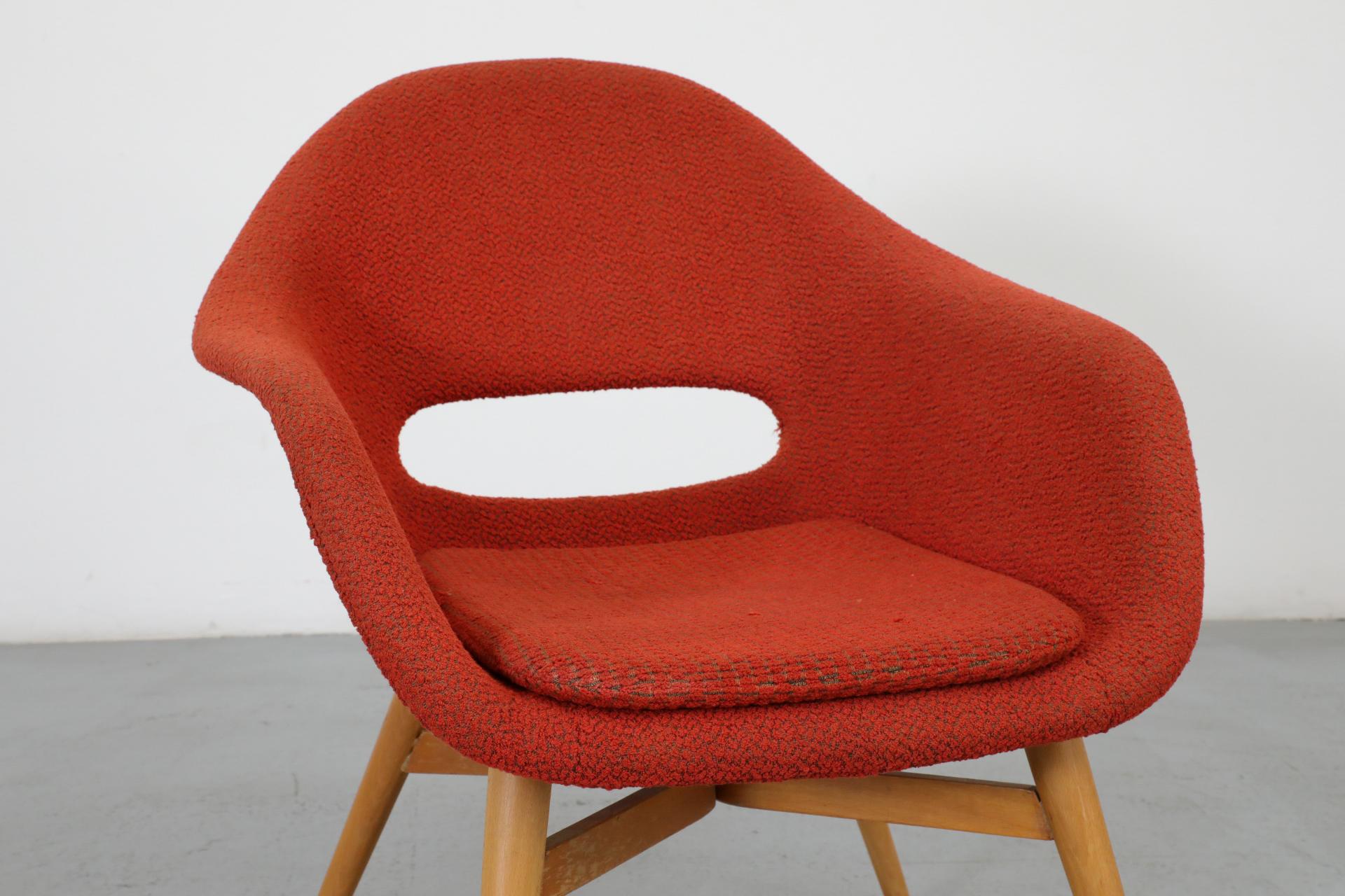 Chaises longues en forme de seau de Miroslav Navrátil pour Vertex dans leur état d'origine en vente 3