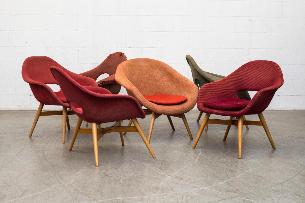Chaises longues en forme de seau de Miroslav Navrátil pour Vertex dans leur état d'origine en vente 11