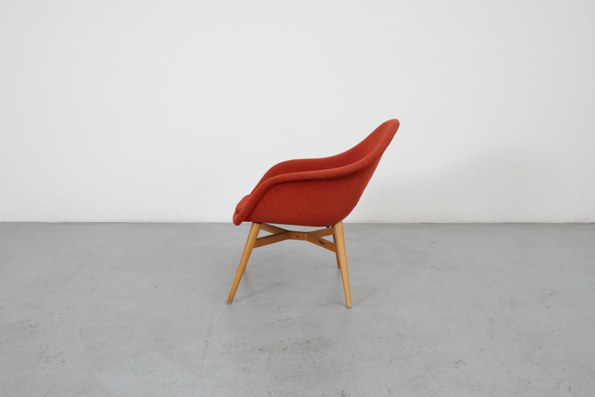 Mid-Century Modern Chaises longues en forme de seau de Miroslav Navrátil pour Vertex dans leur état d'origine en vente