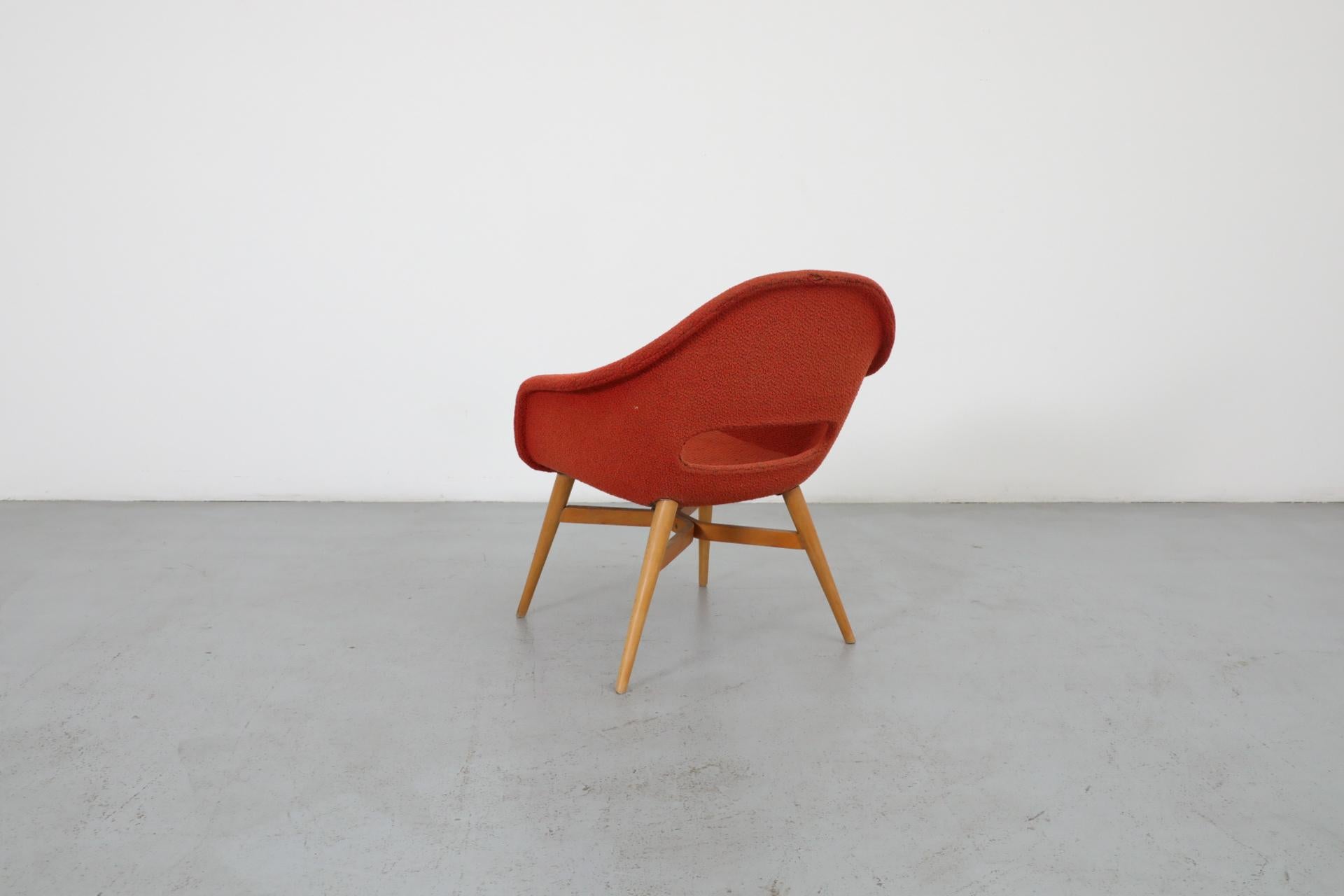 Chaises longues en forme de seau de Miroslav Navrátil pour Vertex dans leur état d'origine Bon état - En vente à Los Angeles, CA