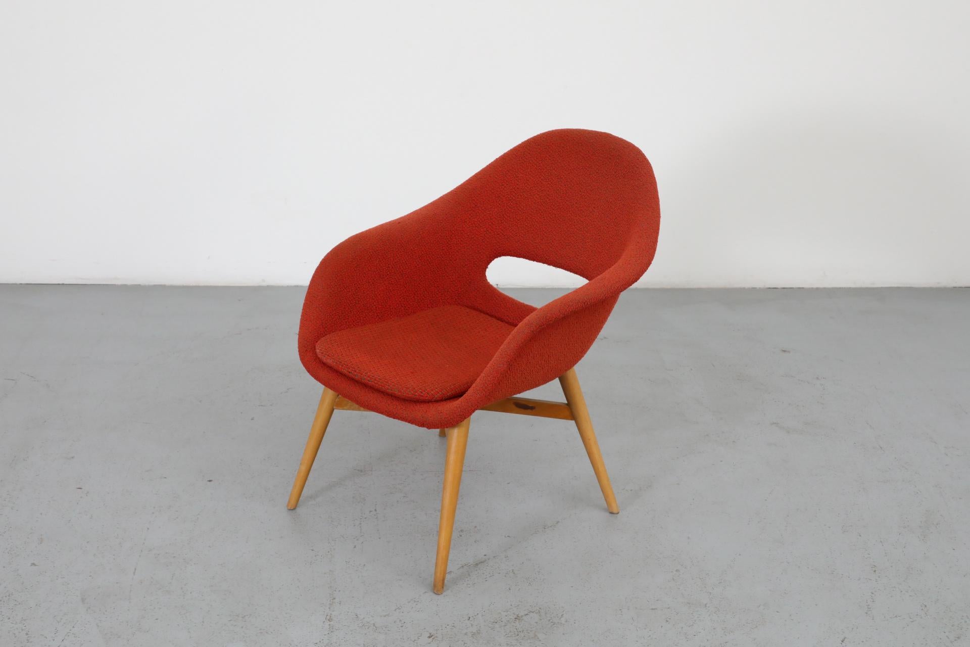 Tissu d'ameublement Chaises longues en forme de seau de Miroslav Navrátil pour Vertex dans leur état d'origine en vente