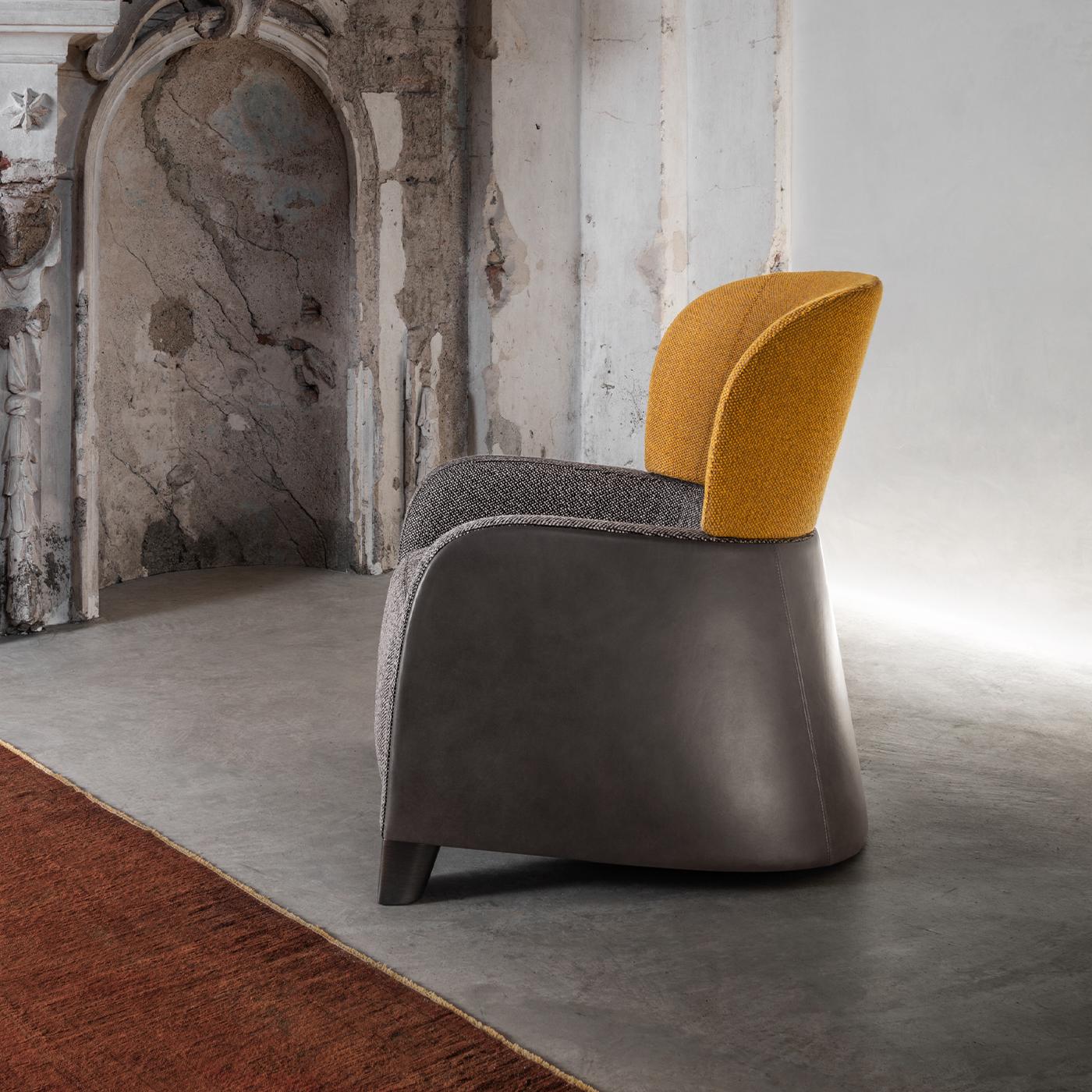 Bucket Yellow/Gray Armchair with Tall Headrest by E. Giovannoni In New Condition For Sale In Milan, IT