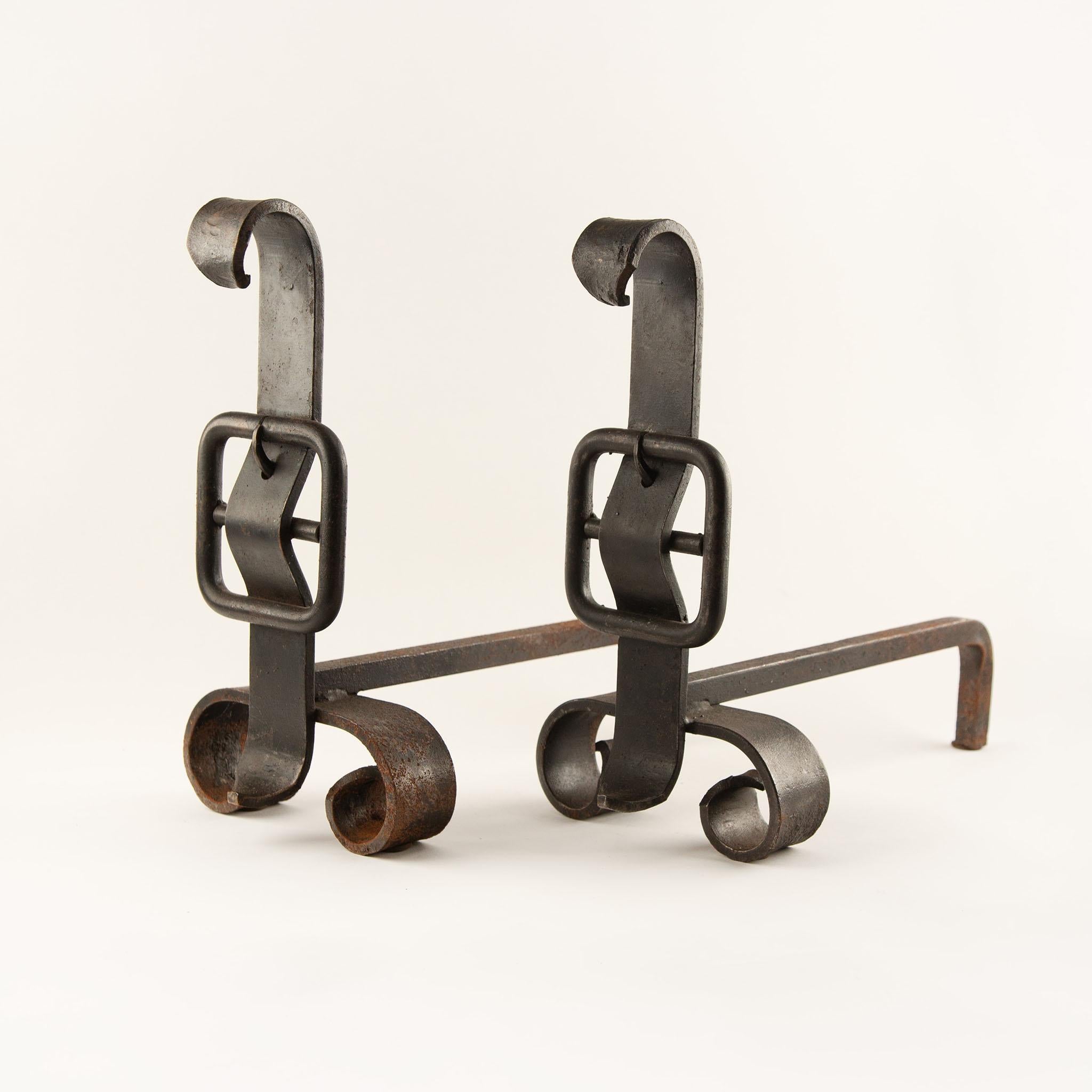 Buckle & Burn : Andirons en fer forgé du 19ème siècle au charme colonial Excellent état - En vente à New York, NY